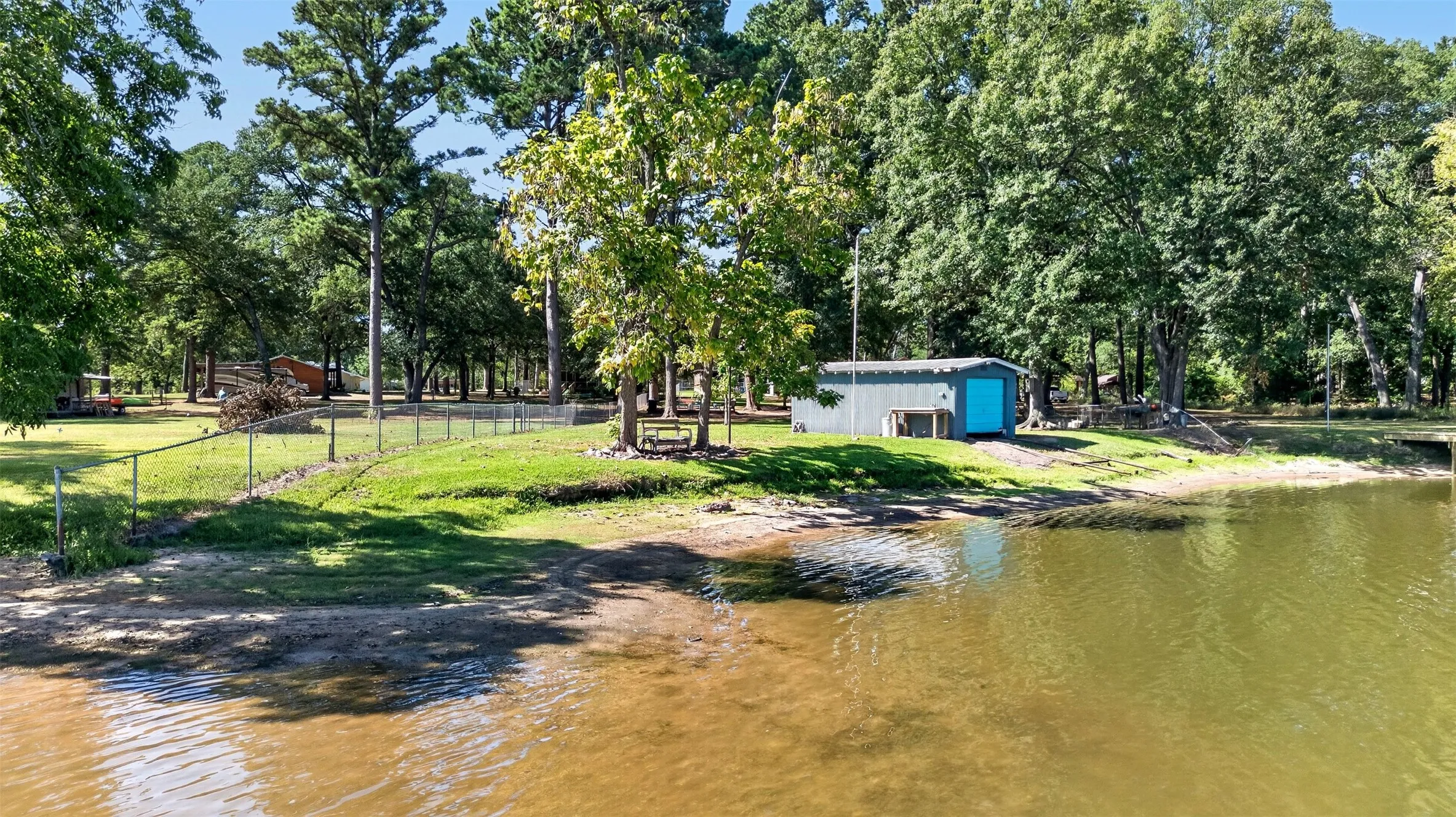 Mobile Home For Sale in Henderson County , 21165 Charina Circle, Chandler, Texas 75758, 2 Bedroom, 2 Bathroom, 1 Garage spaces, 1,426 Sqft, built in 1984, mls#21363658, Real Estate Agent in Chandler, Homes For Sale in Henderson county, Homes For Sale in Chandler, Realtor in Chandler Texas, Real Estate Brokerage Independent Realty Texas, Luminita Cordes Realtor