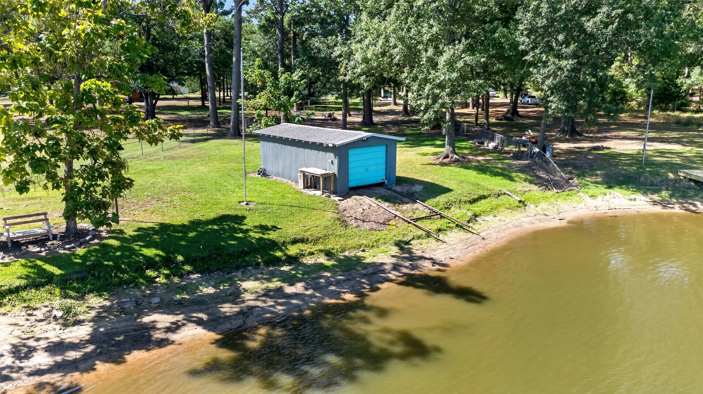 Mobile Home For Sale in Henderson County , 21165 Charina Circle, Chandler, Texas 75758, 2 Bedroom, 2 Bathroom, 1 Garage spaces, 1,426 Sqft, built in 1984, mls#21363658, Real Estate Agent in Chandler, Homes For Sale in Henderson county, Homes For Sale in Chandler, Realtor in Chandler Texas, Real Estate Brokerage Independent Realty Texas, Luminita Cordes Realtor