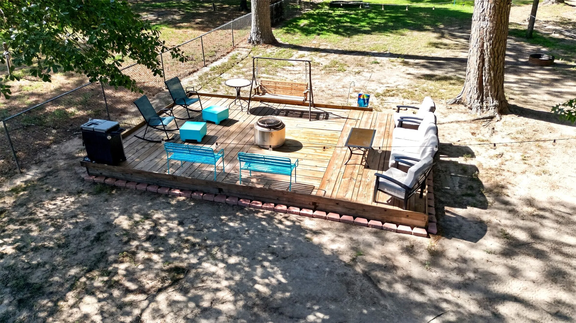 Outdoor deck with firepit