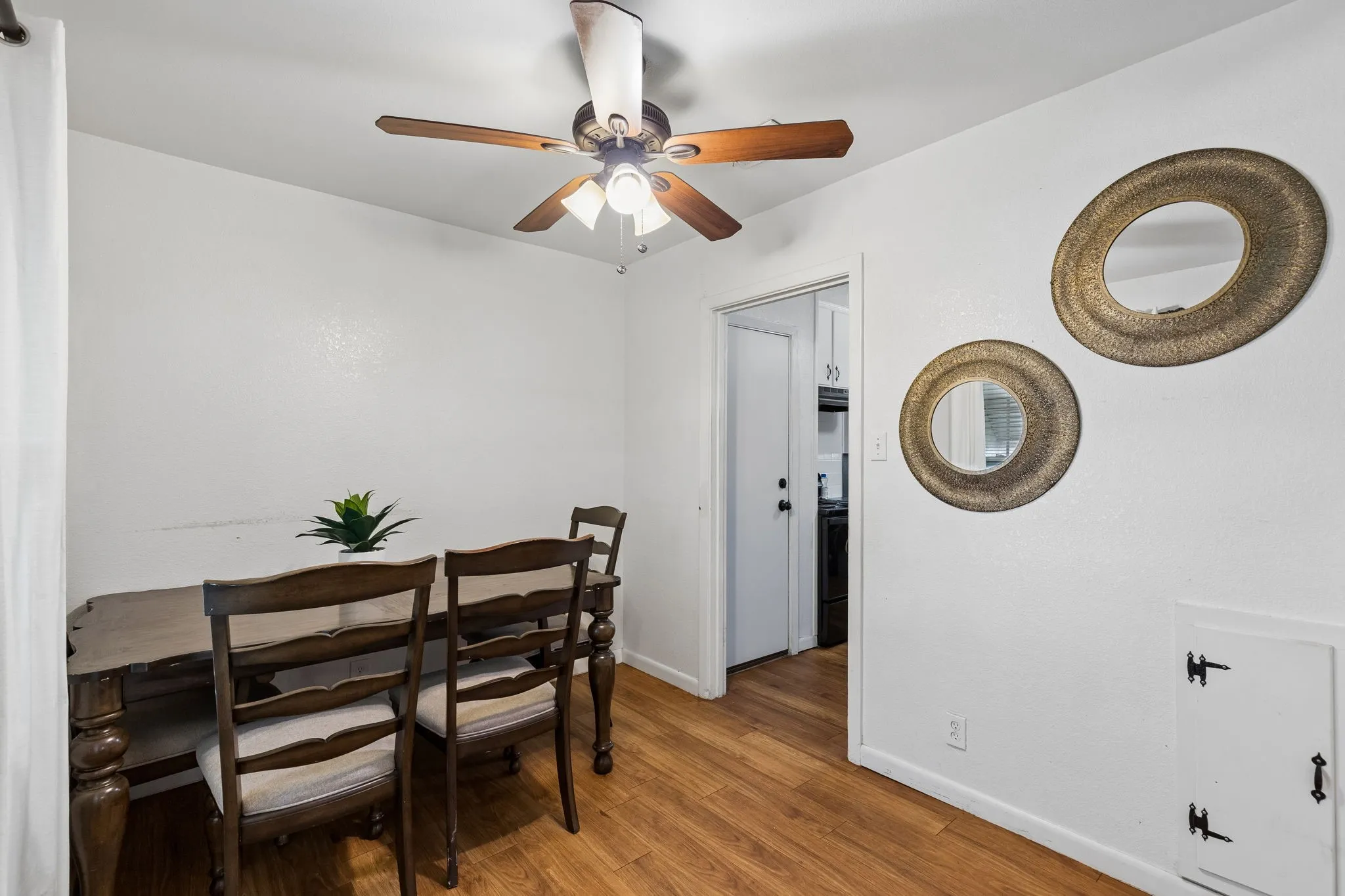 Single Family Residence For Sale in Tarrant County , 3504 Katrine Street, Haltom City, Texas 76117, 3 Bedroom, 1 Bathroom, 1 Garage spaces, 1,181 Sqft, built in 1952, mls#21361911, Real Estate Agent in Haltom City, Homes For Sale in Tarrant county, Homes For Sale in Haltom City, Realtor in Haltom City Texas, Real Estate Brokerage Independent Realty Texas, Luminita Cordes Realtor
