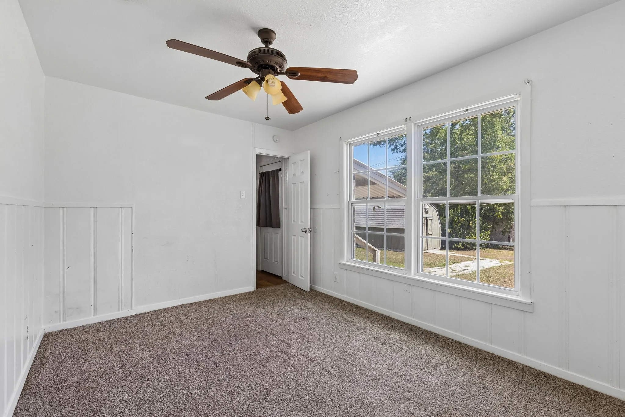Single Family Residence For Sale in Tarrant County , 3504 Katrine Street, Haltom City, Texas 76117, 3 Bedroom, 1 Bathroom, 1 Garage spaces, 1,181 Sqft, built in 1952, mls#21361911, Real Estate Agent in Haltom City, Homes For Sale in Tarrant county, Homes For Sale in Haltom City, Realtor in Haltom City Texas, Real Estate Brokerage Independent Realty Texas, Luminita Cordes Realtor