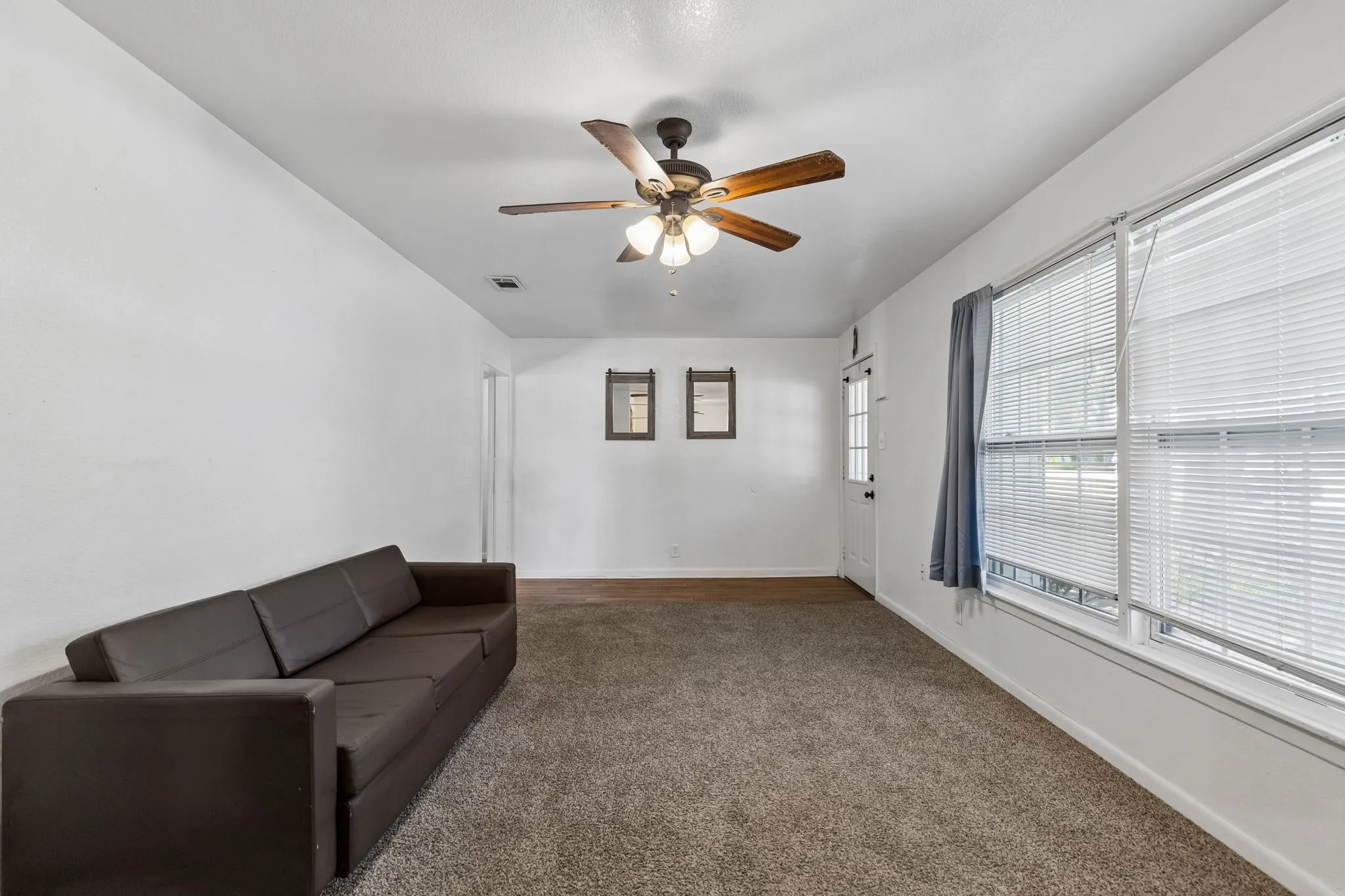 Single Family Residence For Sale in Tarrant County , 3504 Katrine Street, Haltom City, Texas 76117, 3 Bedroom, 1 Bathroom, 1 Garage spaces, 1,181 Sqft, built in 1952, mls#21361911, Real Estate Agent in Haltom City, Homes For Sale in Tarrant county, Homes For Sale in Haltom City, Realtor in Haltom City Texas, Real Estate Brokerage Independent Realty Texas, Luminita Cordes Realtor