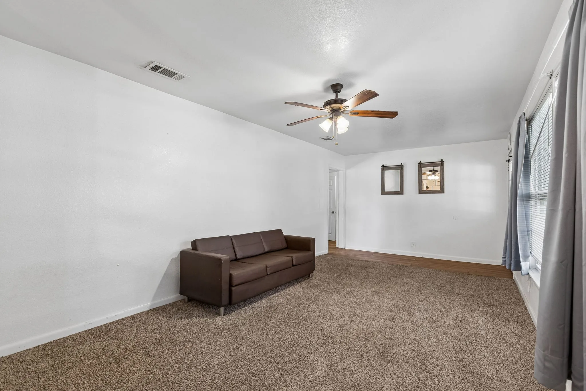 Single Family Residence For Sale in Tarrant County , 3504 Katrine Street, Haltom City, Texas 76117, 3 Bedroom, 1 Bathroom, 1 Garage spaces, 1,181 Sqft, built in 1952, mls#21361911, Real Estate Agent in Haltom City, Homes For Sale in Tarrant county, Homes For Sale in Haltom City, Realtor in Haltom City Texas, Real Estate Brokerage Independent Realty Texas, Luminita Cordes Realtor