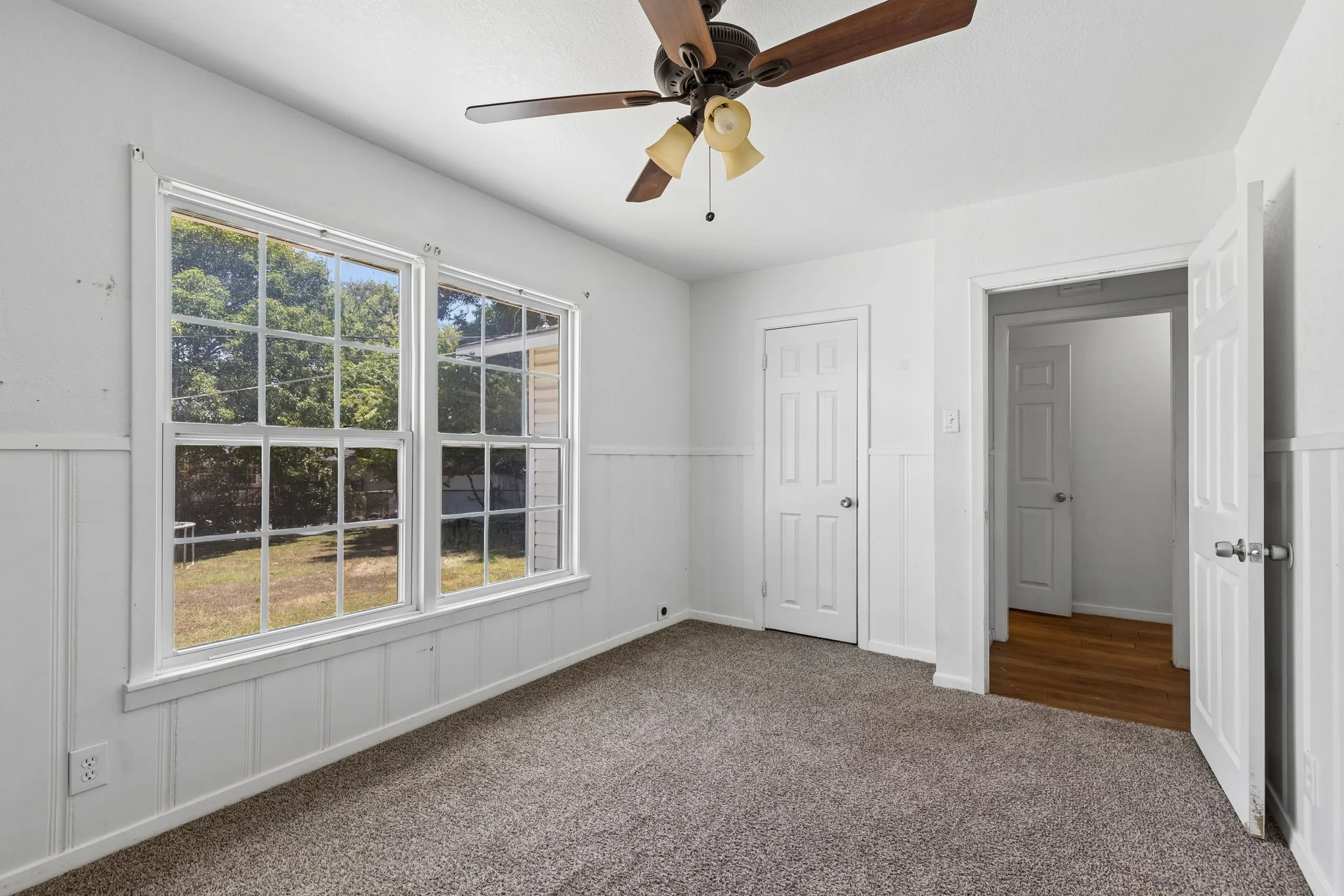 Single Family Residence For Sale in Tarrant County , 3504 Katrine Street, Haltom City, Texas 76117, 3 Bedroom, 1 Bathroom, 1 Garage spaces, 1,181 Sqft, built in 1952, mls#21361911, Real Estate Agent in Haltom City, Homes For Sale in Tarrant county, Homes For Sale in Haltom City, Realtor in Haltom City Texas, Real Estate Brokerage Independent Realty Texas, Luminita Cordes Realtor