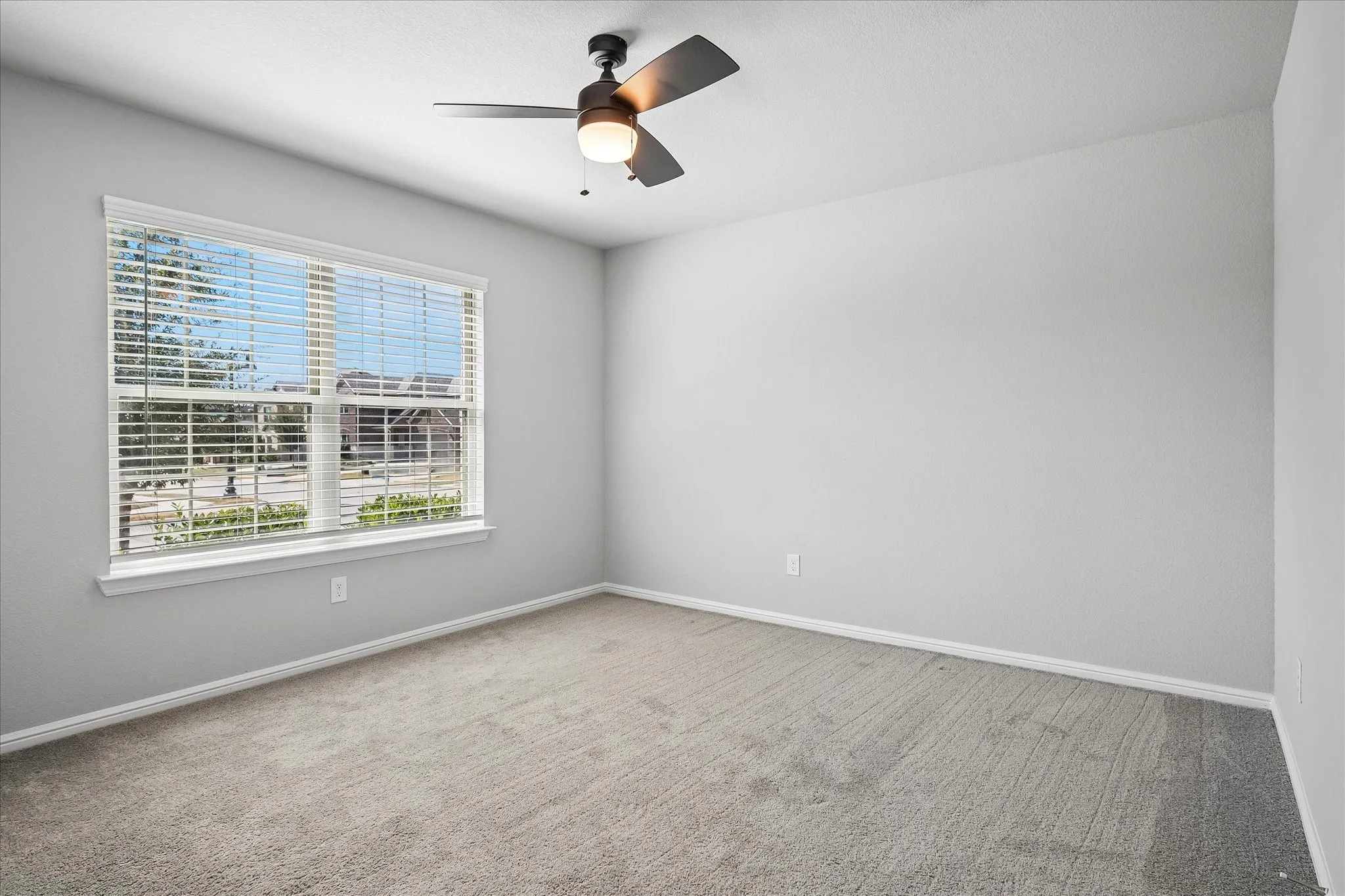 Single Family Residence For Sale in Collin County , 3304 Macaw Road, Celina, Texas 75009, 4 Bedroom, 2 Bathroom, 2 Garage spaces, 1,941 Sqft, built in 2021, mls#21362979, Real Estate Agent in Celina, Homes For Sale in Collin county, Homes For Sale in Celina, Realtor in Celina Texas, Real Estate Brokerage Independent Realty Texas, Luminita Cordes Realtor