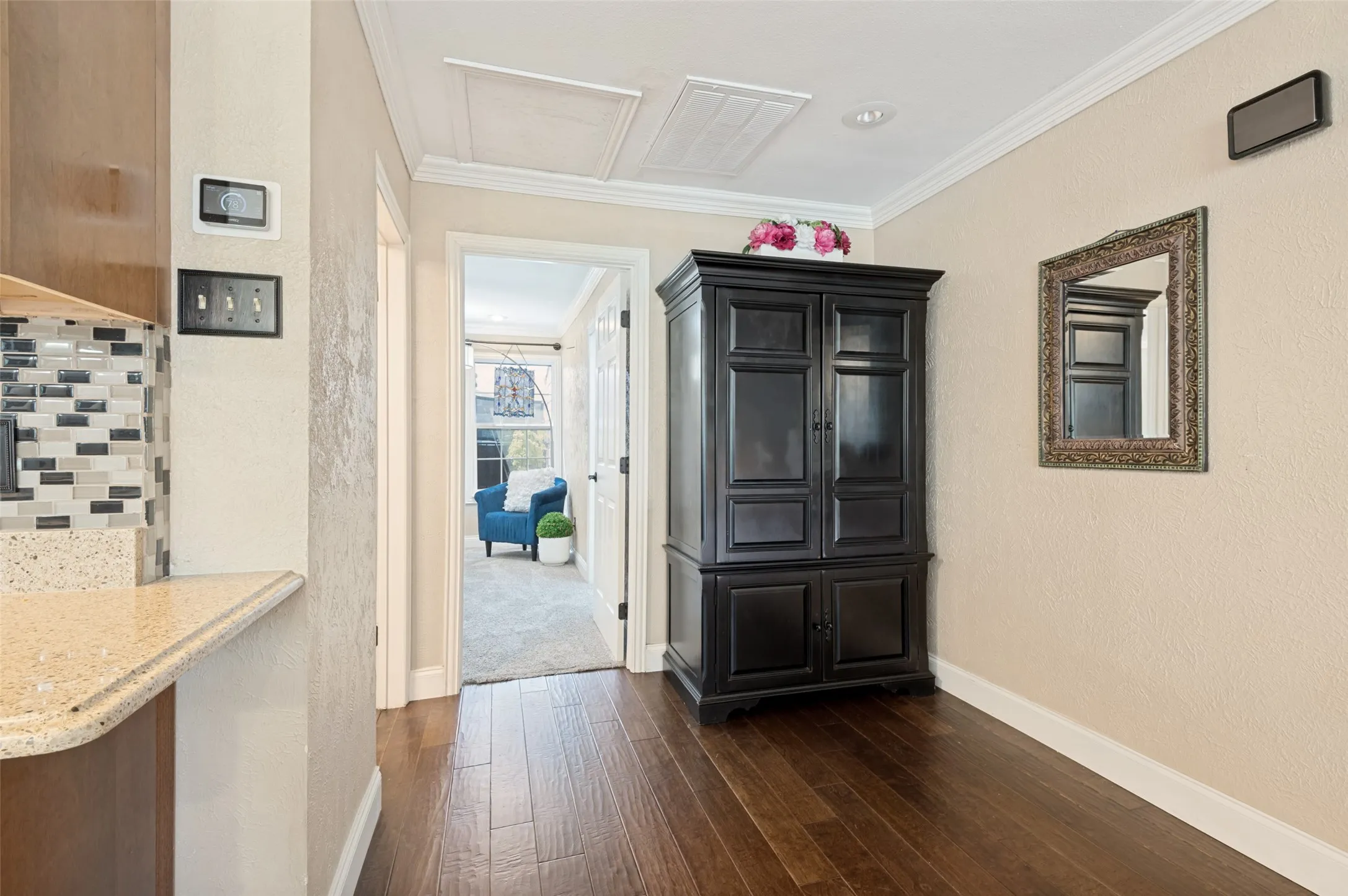 Condominium For Sale in Dallas County , 236 Samuel Boulevard 2, Coppell, Texas 75019, 1 Bedroom, 1 Bathroom, Garage spaces, 800 Sqft, built in 1984, mls#21364764, Real Estate Agent in Coppell, Homes For Sale in Dallas county, Homes For Sale in Coppell, Realtor in Coppell Texas, Real Estate Brokerage Independent Realty Texas, Luminita Cordes Realtor