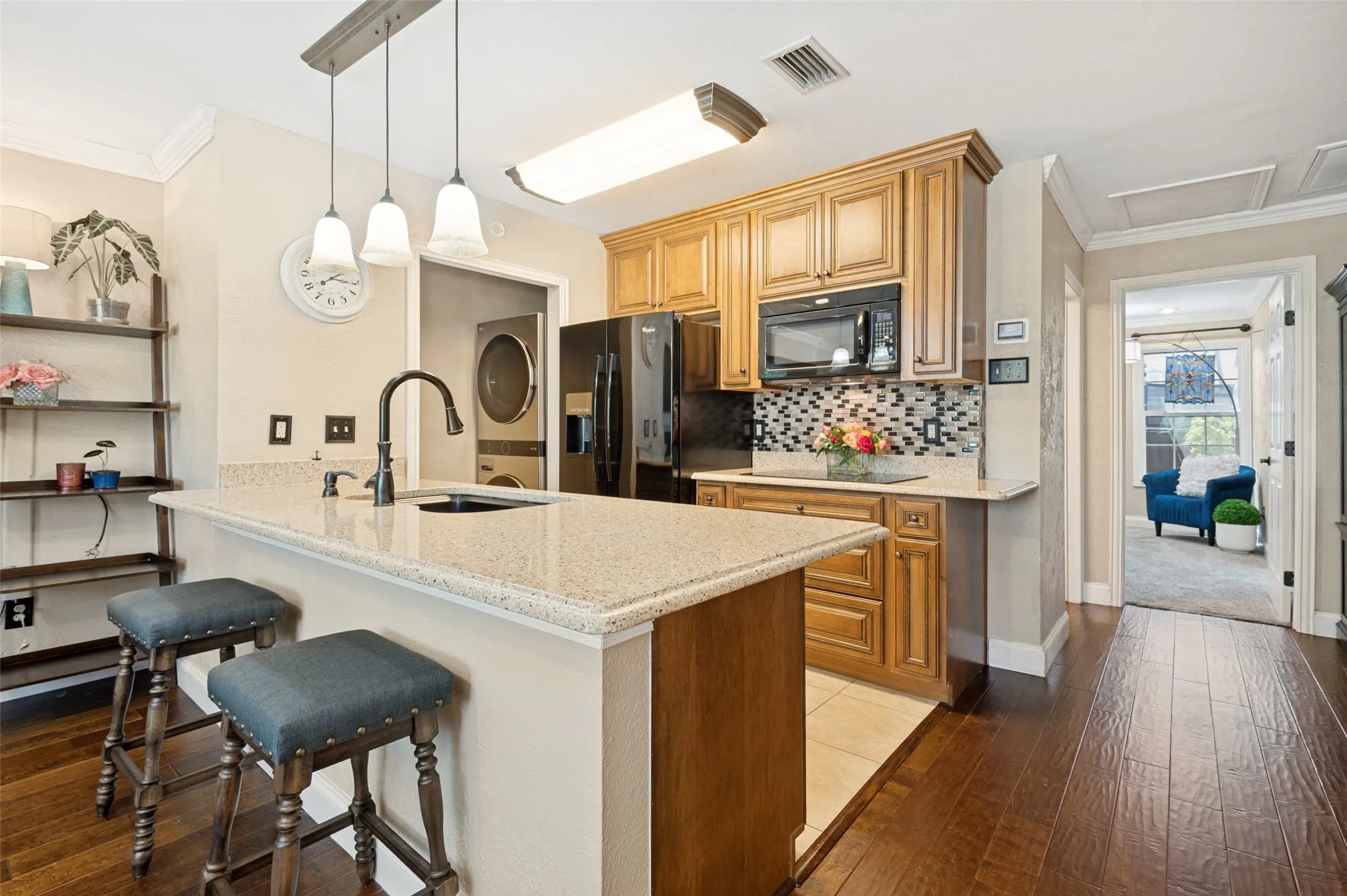 Condominium For Sale in Dallas County , 236 Samuel Boulevard 2, Coppell, Texas 75019, 1 Bedroom, 1 Bathroom, Garage spaces, 800 Sqft, built in 1984, mls#21364764, Real Estate Agent in Coppell, Homes For Sale in Dallas county, Homes For Sale in Coppell, Realtor in Coppell Texas, Real Estate Brokerage Independent Realty Texas, Luminita Cordes Realtor