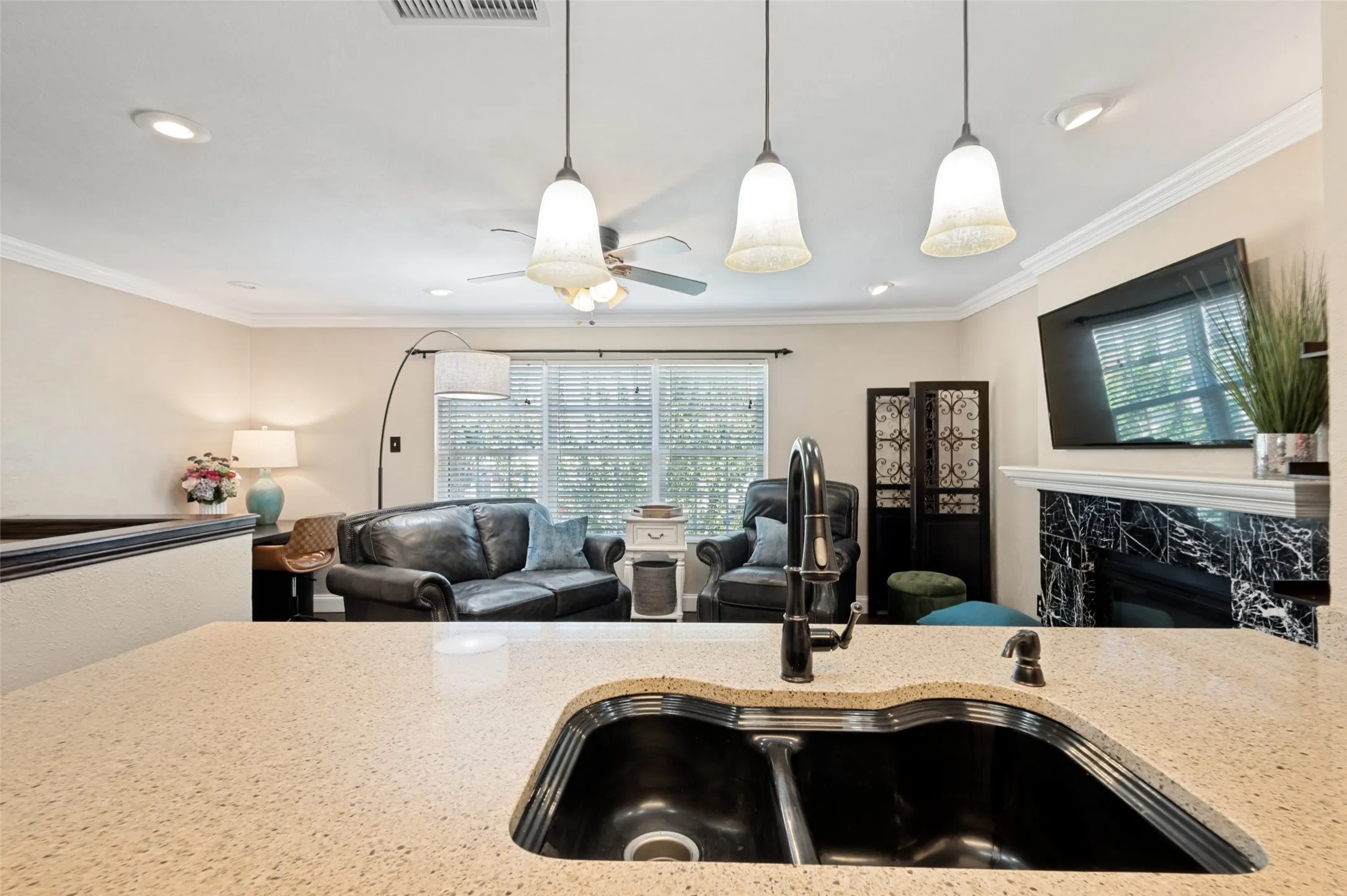 Condominium For Sale in Dallas County , 236 Samuel Boulevard 2, Coppell, Texas 75019, 1 Bedroom, 1 Bathroom, Garage spaces, 800 Sqft, built in 1984, mls#21364764, Real Estate Agent in Coppell, Homes For Sale in Dallas county, Homes For Sale in Coppell, Realtor in Coppell Texas, Real Estate Brokerage Independent Realty Texas, Luminita Cordes Realtor
