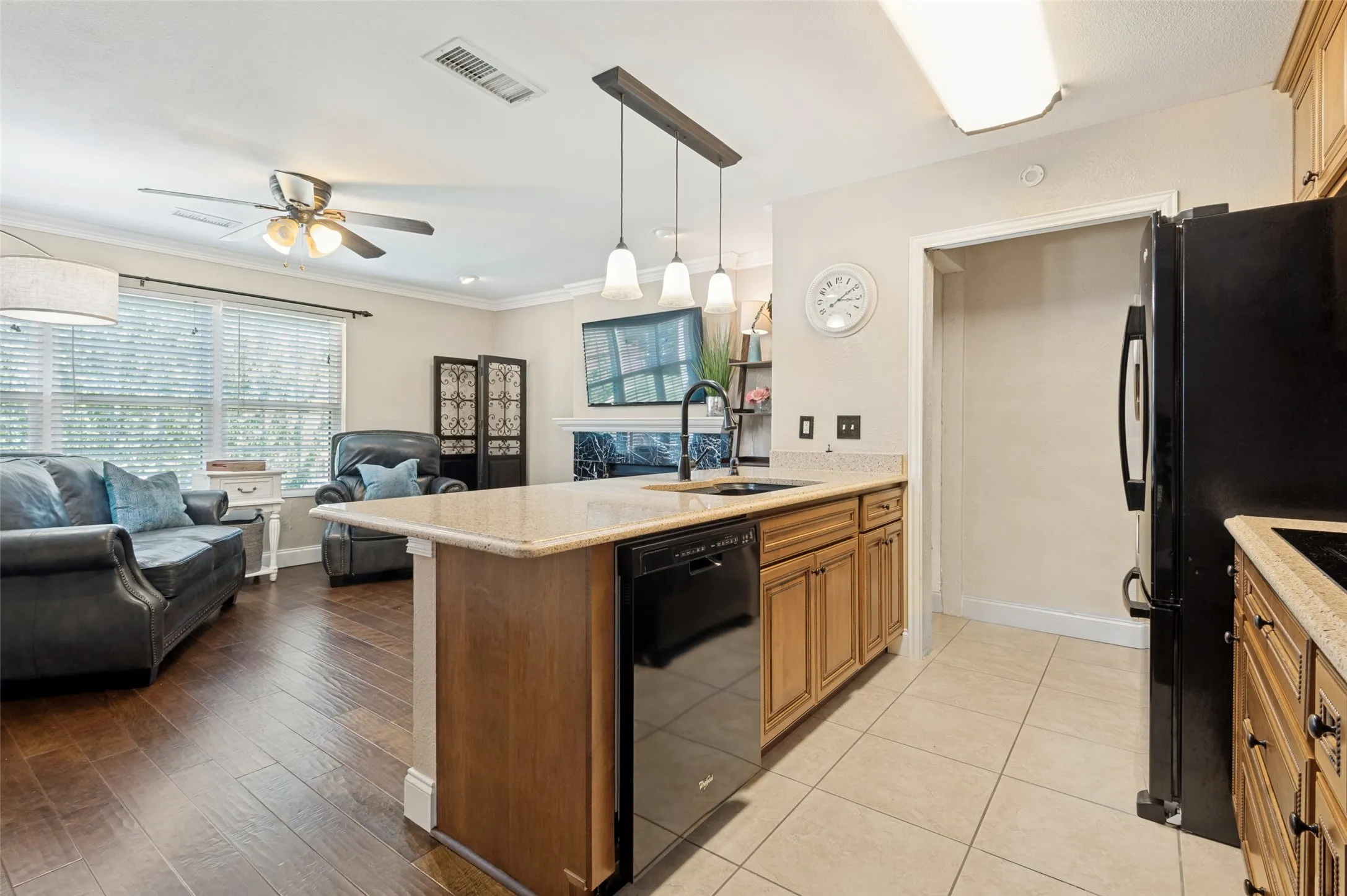 Condominium For Sale in Dallas County , 236 Samuel Boulevard 2, Coppell, Texas 75019, 1 Bedroom, 1 Bathroom, Garage spaces, 800 Sqft, built in 1984, mls#21364764, Real Estate Agent in Coppell, Homes For Sale in Dallas county, Homes For Sale in Coppell, Realtor in Coppell Texas, Real Estate Brokerage Independent Realty Texas, Luminita Cordes Realtor
