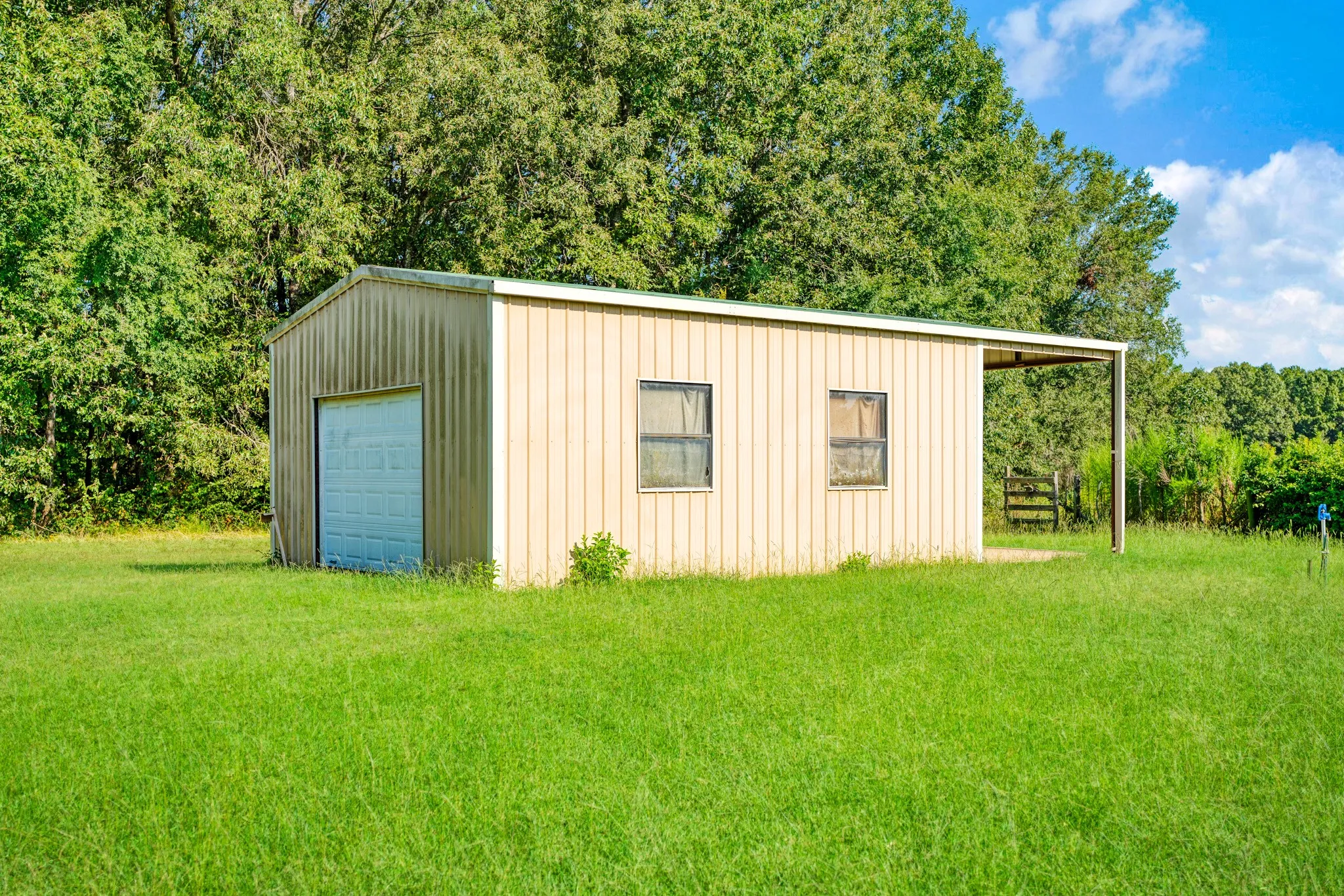 Single Family Residence For Sale in Red River (TX) County , 1251 County Road 2232, Detroit, Texas 75436, 2 Bedroom, 2 Bathroom, Garage spaces, 1,225 Sqft, built in 2001, Price $265,000, mls#21364519, Real Estate Agent in Detroit, Homes For Sale in Red River (TX) county, Homes For Sale in Detroit, Realtor in Detroit Texas, Real Estate Brokerage Independent Realty Texas, Luminita Cordes Realtor