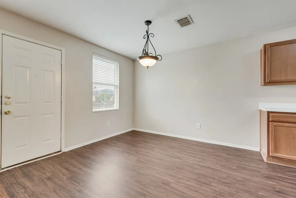 Single Family Residence For Rent in Rockwall County , 509 Cherrywood Terrace, Royse City, Texas 75189, 4 Bedroom, 2 Bathroom, 2 Garage spaces, 2,100 Sqft, built in 2006, mls#21364856, Real Estate Agent in Royse City, Homes For Rent in Rockwall county, Homes For Rent in Royse City, Realtor in Royse City Texas, Real Estate Brokerage Independent Realty Texas, Luminita Cordes Realtor