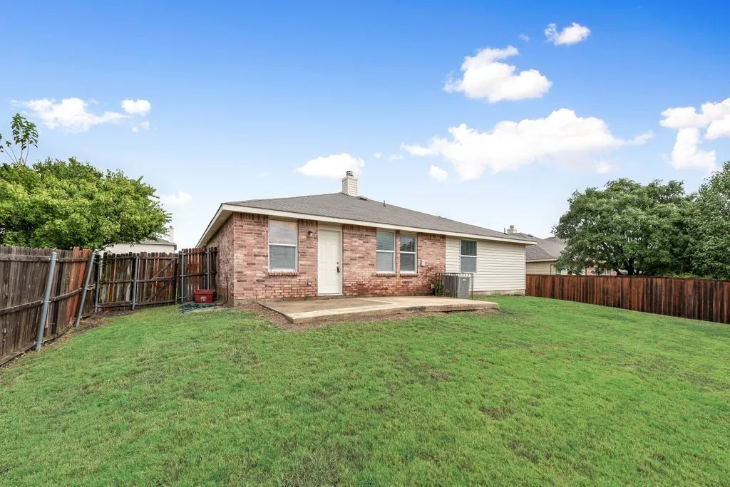 Single Family Residence For Rent in Rockwall County , 509 Cherrywood Terrace, Royse City, Texas 75189, 4 Bedroom, 2 Bathroom, 2 Garage spaces, 2,100 Sqft, built in 2006, mls#21364856, Real Estate Agent in Royse City, Homes For Rent in Rockwall county, Homes For Rent in Royse City, Realtor in Royse City Texas, Real Estate Brokerage Independent Realty Texas, Luminita Cordes Realtor