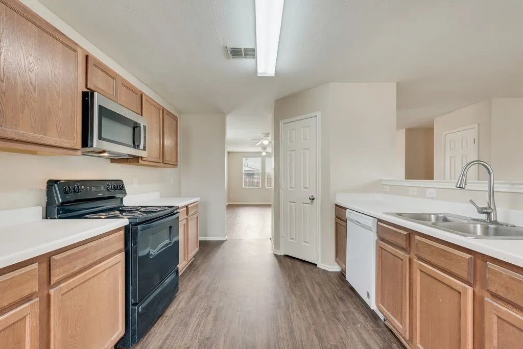 Single Family Residence For Rent in Rockwall County , 509 Cherrywood Terrace, Royse City, Texas 75189, 4 Bedroom, 2 Bathroom, 2 Garage spaces, 2,100 Sqft, built in 2006, mls#21364856, Real Estate Agent in Royse City, Homes For Rent in Rockwall county, Homes For Rent in Royse City, Realtor in Royse City Texas, Real Estate Brokerage Independent Realty Texas, Luminita Cordes Realtor