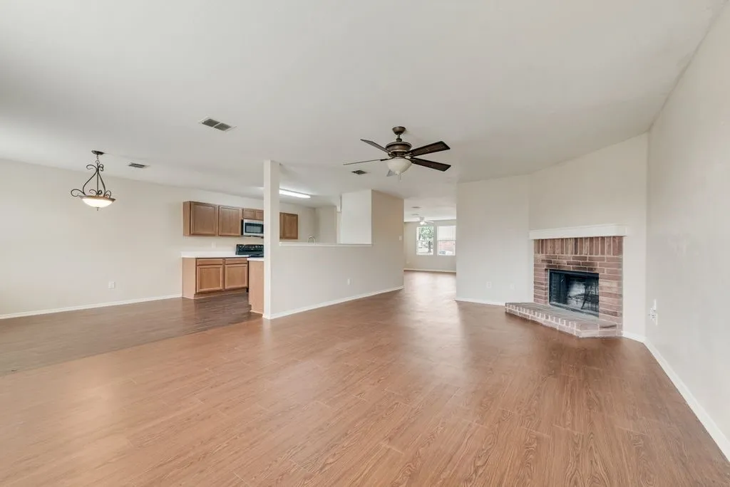 Single Family Residence For Rent in Rockwall County , 509 Cherrywood Terrace, Royse City, Texas 75189, 4 Bedroom, 2 Bathroom, 2 Garage spaces, 2,100 Sqft, built in 2006, mls#21364856, Real Estate Agent in Royse City, Homes For Rent in Rockwall county, Homes For Rent in Royse City, Realtor in Royse City Texas, Real Estate Brokerage Independent Realty Texas, Luminita Cordes Realtor
