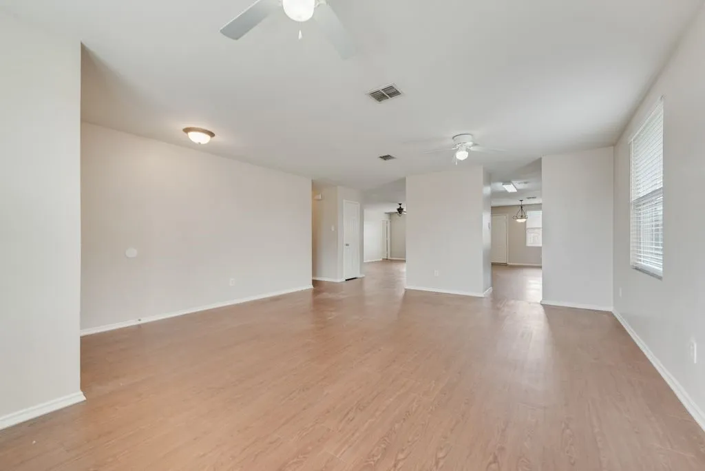 Single Family Residence For Rent in Rockwall County , 509 Cherrywood Terrace, Royse City, Texas 75189, 4 Bedroom, 2 Bathroom, 2 Garage spaces, 2,100 Sqft, built in 2006, mls#21364856, Real Estate Agent in Royse City, Homes For Rent in Rockwall county, Homes For Rent in Royse City, Realtor in Royse City Texas, Real Estate Brokerage Independent Realty Texas, Luminita Cordes Realtor