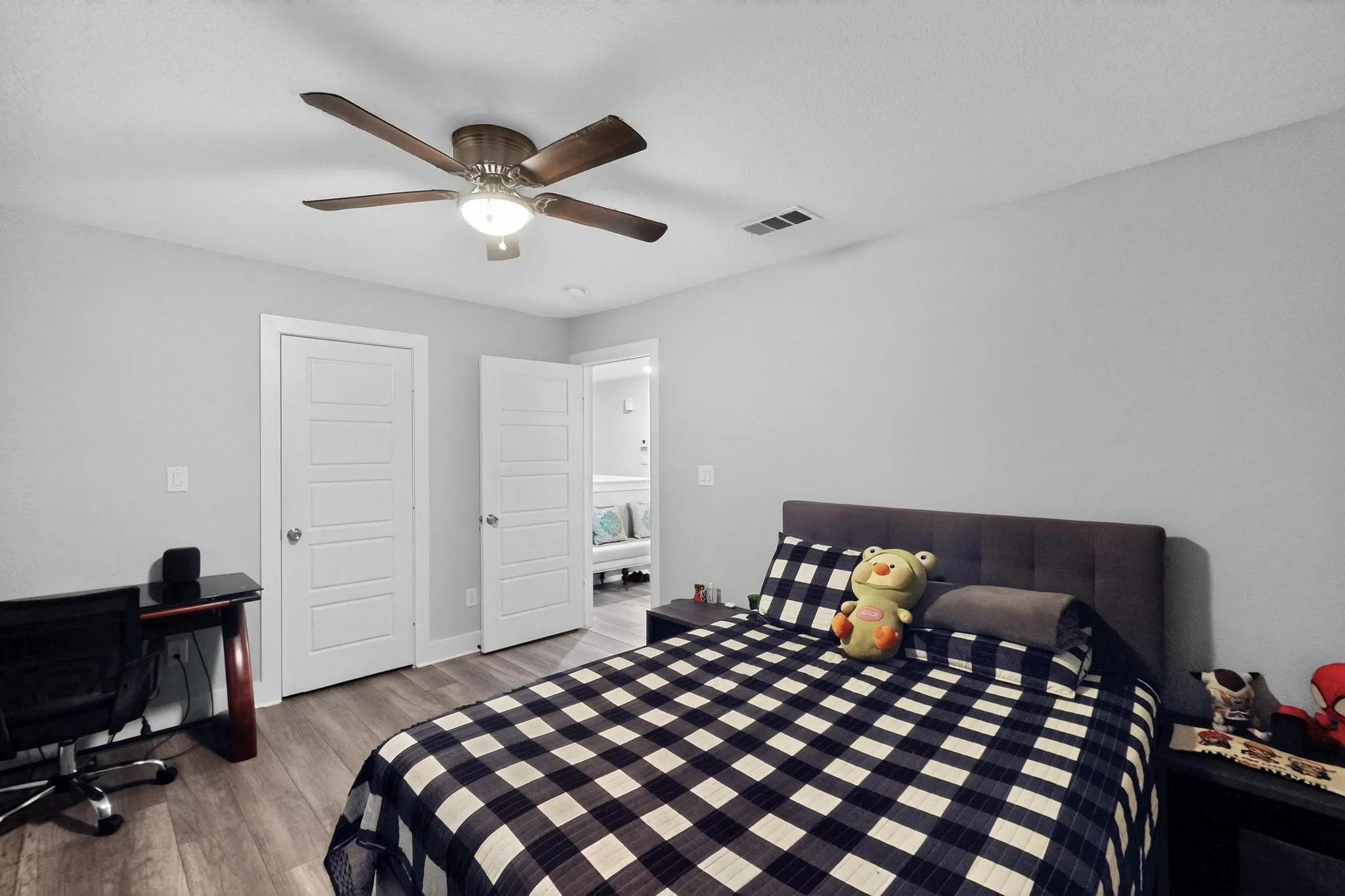 Single Family Residence For Sale in Dallas County , 1901 Avenue E, Grand Prairie, Texas 75051, 5 Bedroom, 5 Bathroom, 2 Garage spaces, 1,908 Sqft, built in 2021, Price $530,000, mls#21361384, Real Estate Agent in Grand Prairie, Homes For Sale in Dallas county, Homes For Sale in Grand Prairie, Realtor in Grand Prairie Texas, Real Estate Brokerage Independent Realty Texas, Luminita Cordes Realtor