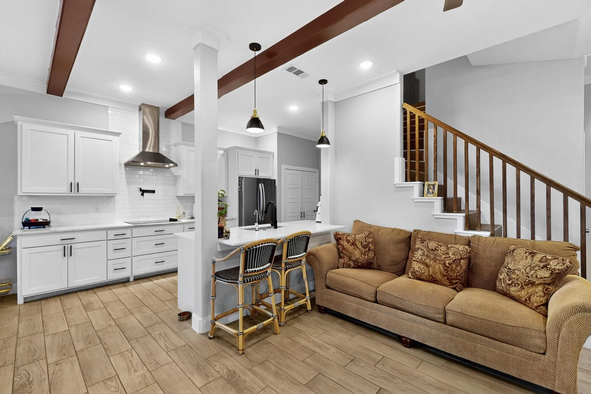 Single Family Residence For Sale in Dallas County , 1901 Avenue E, Grand Prairie, Texas 75051, 5 Bedroom, 5 Bathroom, 2 Garage spaces, 1,908 Sqft, built in 2021, Price $530,000, mls#21361384, Real Estate Agent in Grand Prairie, Homes For Sale in Dallas county, Homes For Sale in Grand Prairie, Realtor in Grand Prairie Texas, Real Estate Brokerage Independent Realty Texas, Luminita Cordes Realtor