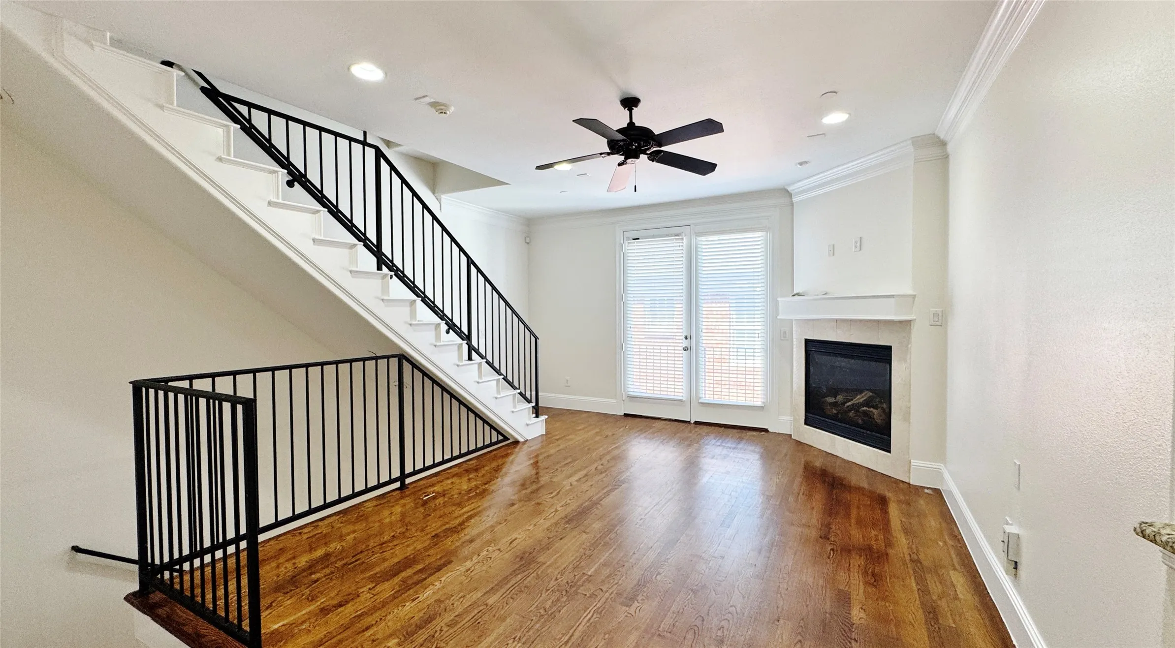 Townhouse For Rent in Dallas County , 4148 Grassmere Lane 3A, University Park, Texas 75205, 4 Bedroom, 4 Bathroom, 2 Garage spaces, 2,124 Sqft, built in 2007, mls#21364863, Real Estate Agent in University Park, Homes For Rent in Dallas county, Homes For Rent in University Park, Realtor in University Park Texas, Real Estate Brokerage Independent Realty Texas, Luminita Cordes Realtor