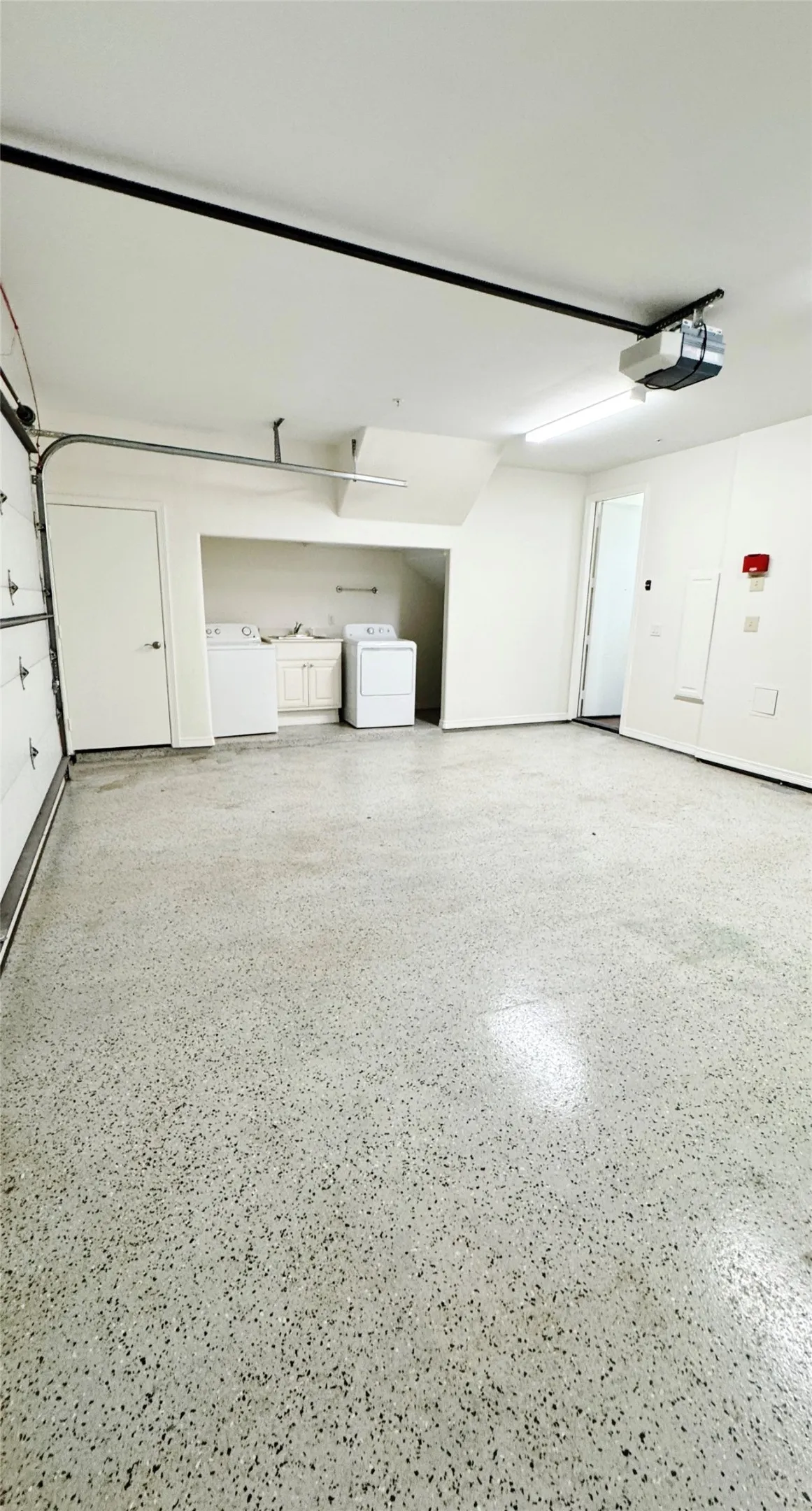 Townhouse For Rent in Dallas County , 4148 Grassmere Lane 3A, University Park, Texas 75205, 4 Bedroom, 4 Bathroom, 2 Garage spaces, 2,124 Sqft, built in 2007, mls#21364863, Real Estate Agent in University Park, Homes For Rent in Dallas county, Homes For Rent in University Park, Realtor in University Park Texas, Real Estate Brokerage Independent Realty Texas, Luminita Cordes Realtor