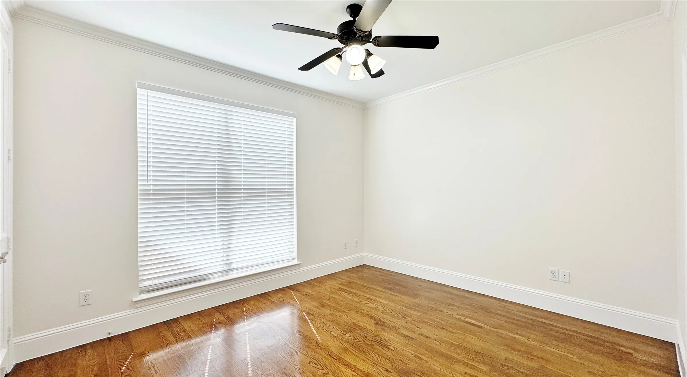 Townhouse For Rent in Dallas County , 4148 Grassmere Lane 3A, University Park, Texas 75205, 4 Bedroom, 4 Bathroom, 2 Garage spaces, 2,124 Sqft, built in 2007, mls#21364863, Real Estate Agent in University Park, Homes For Rent in Dallas county, Homes For Rent in University Park, Realtor in University Park Texas, Real Estate Brokerage Independent Realty Texas, Luminita Cordes Realtor