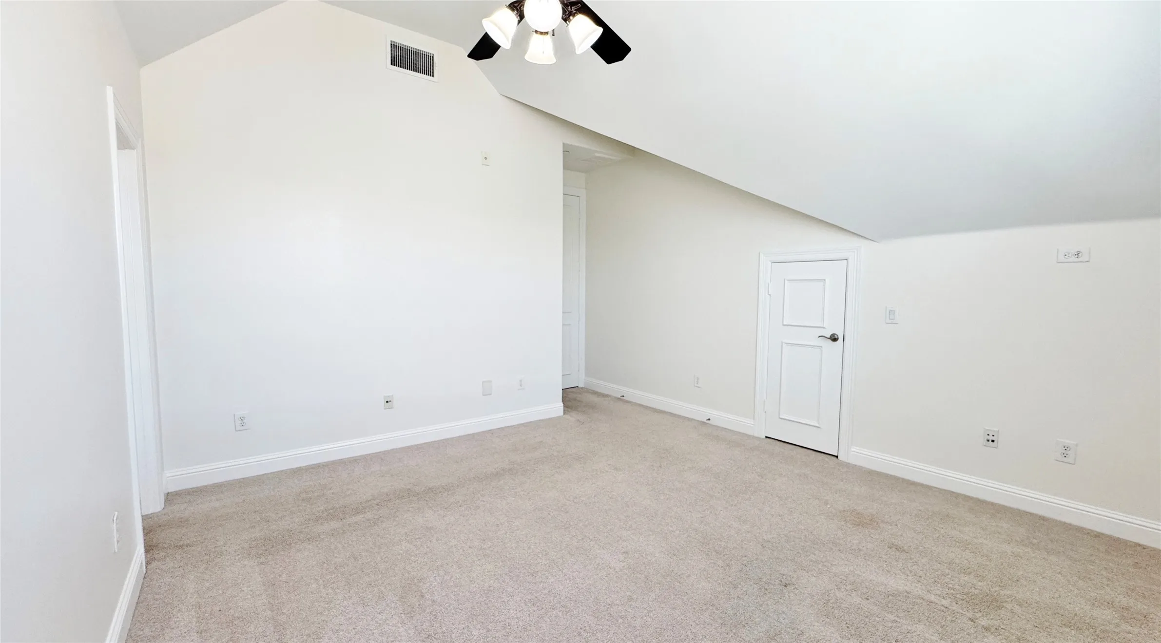 Townhouse For Rent in Dallas County , 4148 Grassmere Lane 3A, University Park, Texas 75205, 4 Bedroom, 4 Bathroom, 2 Garage spaces, 2,124 Sqft, built in 2007, mls#21364863, Real Estate Agent in University Park, Homes For Rent in Dallas county, Homes For Rent in University Park, Realtor in University Park Texas, Real Estate Brokerage Independent Realty Texas, Luminita Cordes Realtor