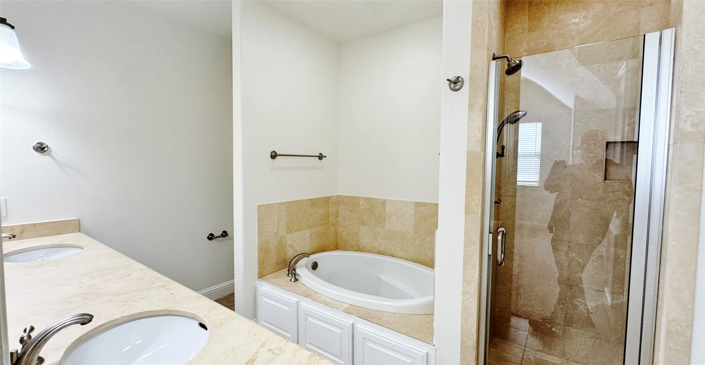 Townhouse For Rent in Dallas County , 4148 Grassmere Lane 3A, University Park, Texas 75205, 4 Bedroom, 4 Bathroom, 2 Garage spaces, 2,124 Sqft, built in 2007, mls#21364863, Real Estate Agent in University Park, Homes For Rent in Dallas county, Homes For Rent in University Park, Realtor in University Park Texas, Real Estate Brokerage Independent Realty Texas, Luminita Cordes Realtor