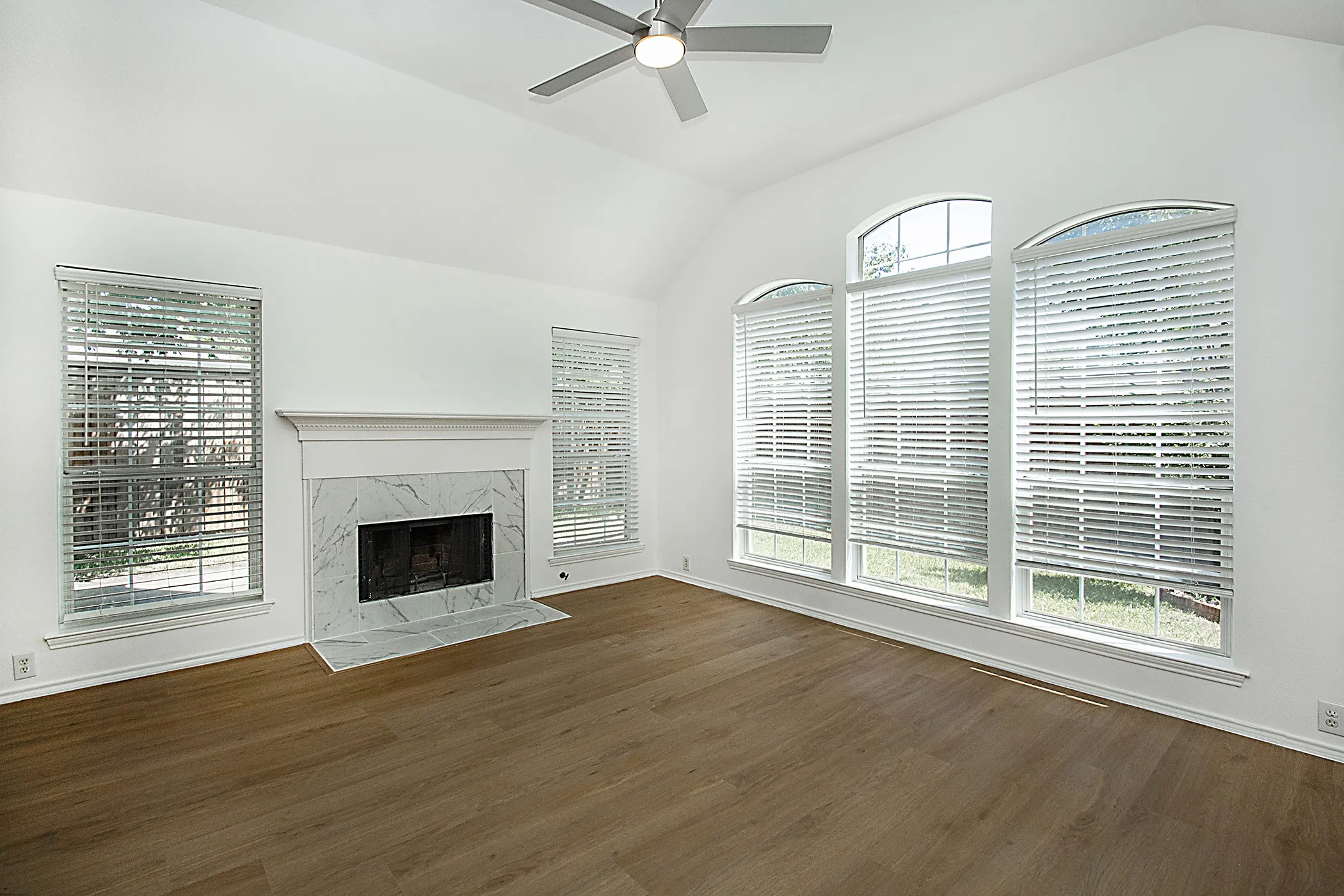 Single Family Residence For Sale in Collin County , 2452 Brycewood Lane, Plano, Texas 75025, 4 Bedroom, 2 Bathroom, 2 Garage spaces, 2,030 Sqft, built in 1998, mls#21321601, Real Estate Agent in Plano, Homes For Sale in Collin county, Homes For Sale in Plano, Realtor in Plano Texas, Real Estate Brokerage Independent Realty Texas, Luminita Cordes Realtor