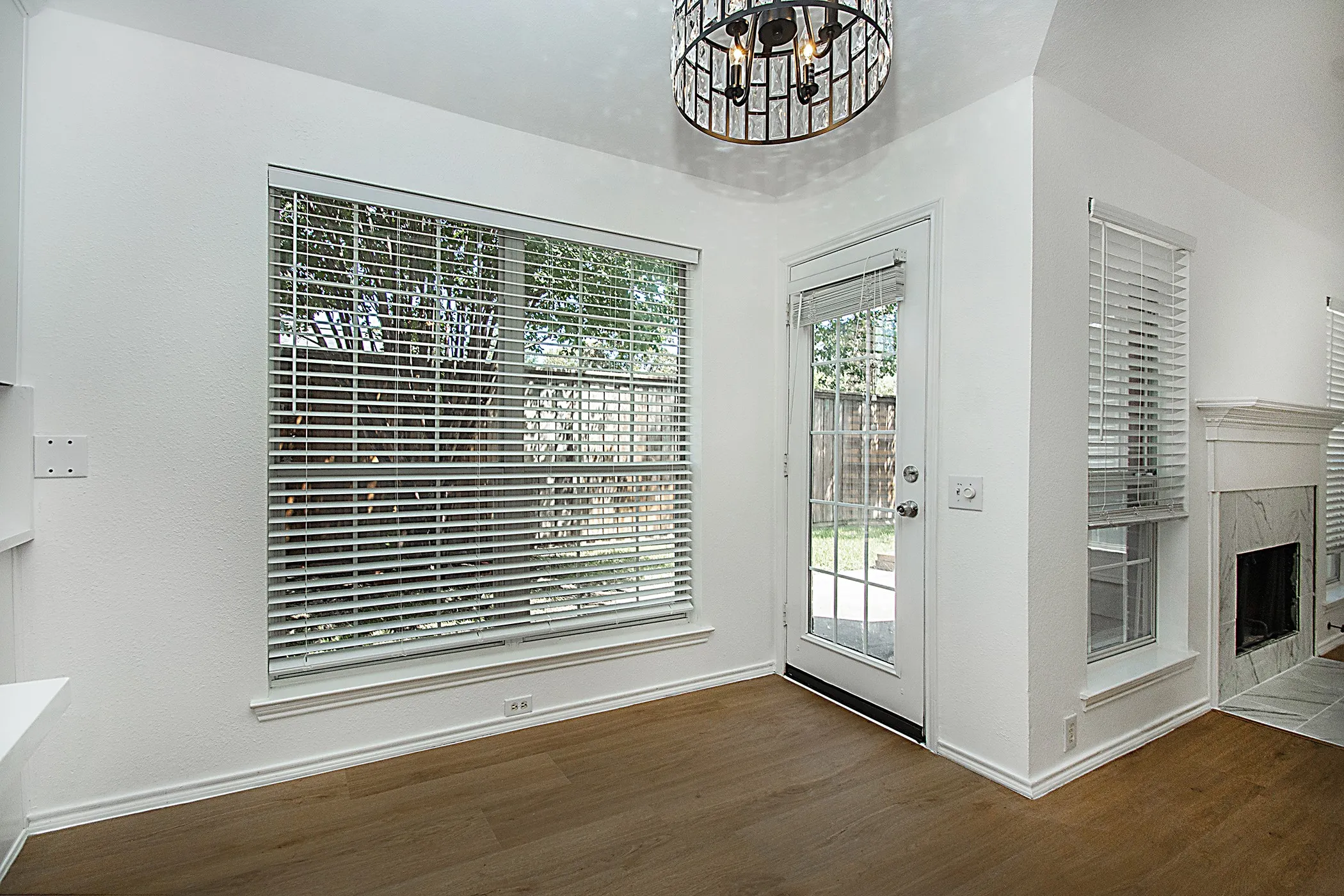 Single Family Residence For Sale in Collin County , 2452 Brycewood Lane, Plano, Texas 75025, 4 Bedroom, 2 Bathroom, 2 Garage spaces, 2,030 Sqft, built in 1998, mls#21321601, Real Estate Agent in Plano, Homes For Sale in Collin county, Homes For Sale in Plano, Realtor in Plano Texas, Real Estate Brokerage Independent Realty Texas, Luminita Cordes Realtor