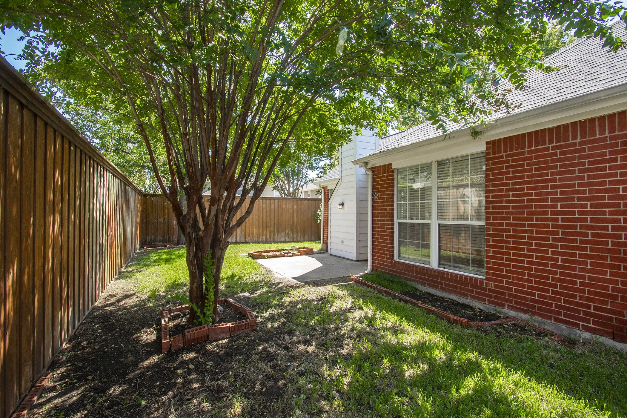 Single Family Residence For Sale in Collin County , 2452 Brycewood Lane, Plano, Texas 75025, 4 Bedroom, 2 Bathroom, 2 Garage spaces, 2,030 Sqft, built in 1998, mls#21321601, Real Estate Agent in Plano, Homes For Sale in Collin county, Homes For Sale in Plano, Realtor in Plano Texas, Real Estate Brokerage Independent Realty Texas, Luminita Cordes Realtor
