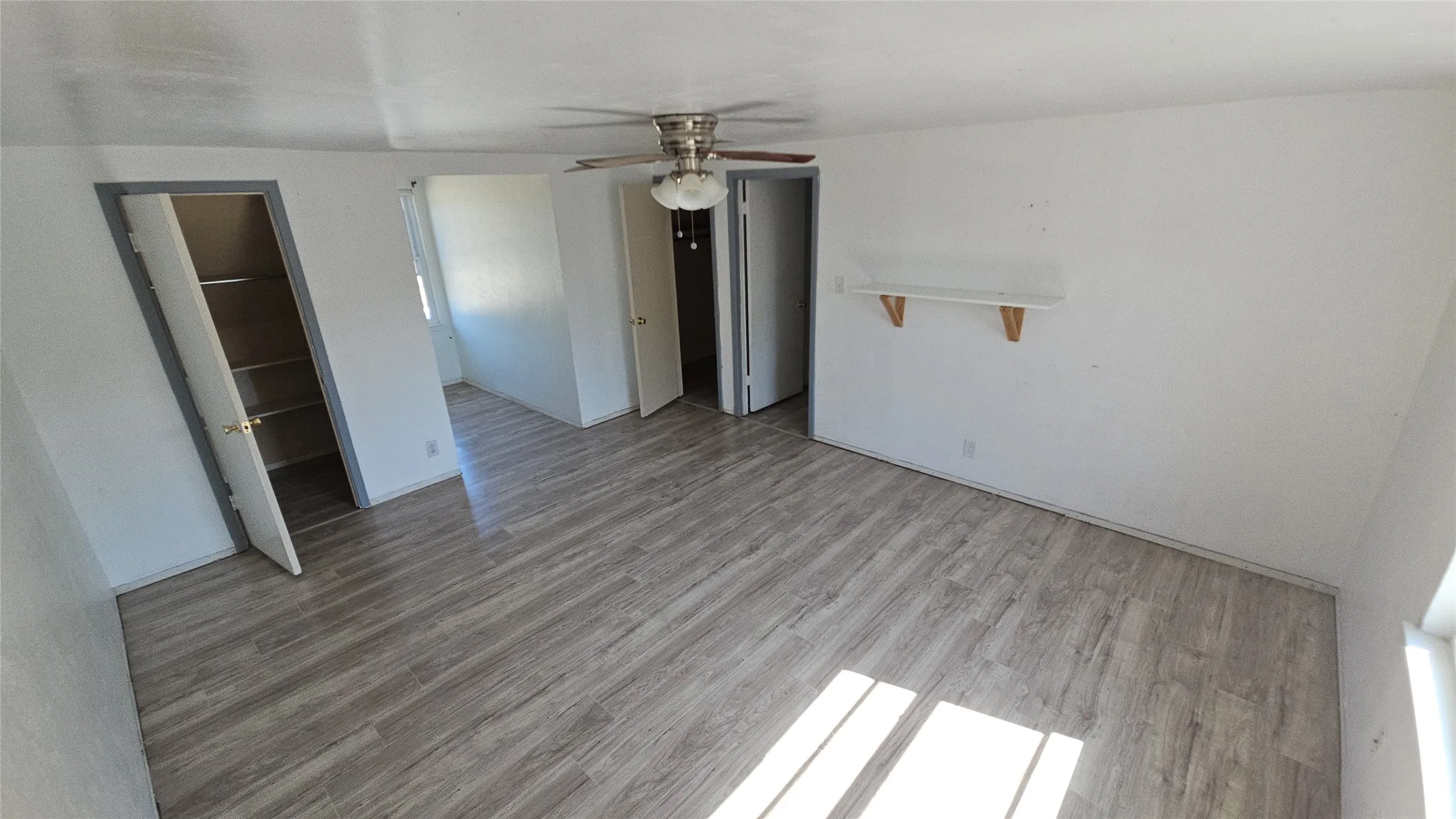 Single Family Residence For Sale in Tarrant County , 833 James Street, Azle, Texas 76020, 4 Bedroom, 2 Bathroom, 2 Garage spaces, 1,936 Sqft, built in 1976, mls#21352355, Real Estate Agent in Azle, Homes For Sale in Tarrant county, Homes For Sale in Azle, Realtor in Azle Texas, Real Estate Brokerage Independent Realty Texas, Luminita Cordes Realtor