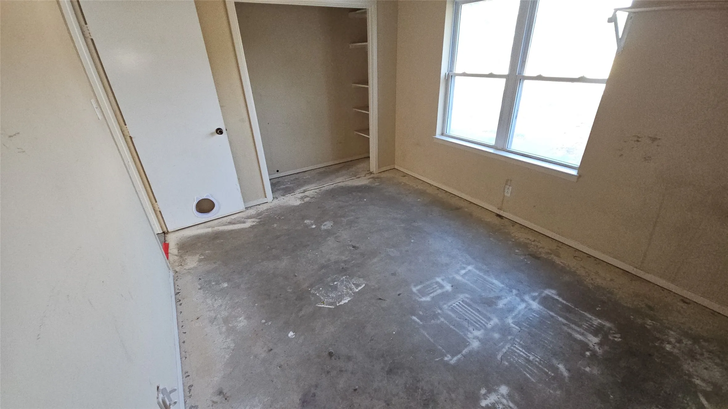 Single Family Residence For Sale in Tarrant County , 833 James Street, Azle, Texas 76020, 4 Bedroom, 2 Bathroom, 2 Garage spaces, 1,936 Sqft, built in 1976, mls#21352355, Real Estate Agent in Azle, Homes For Sale in Tarrant county, Homes For Sale in Azle, Realtor in Azle Texas, Real Estate Brokerage Independent Realty Texas, Luminita Cordes Realtor