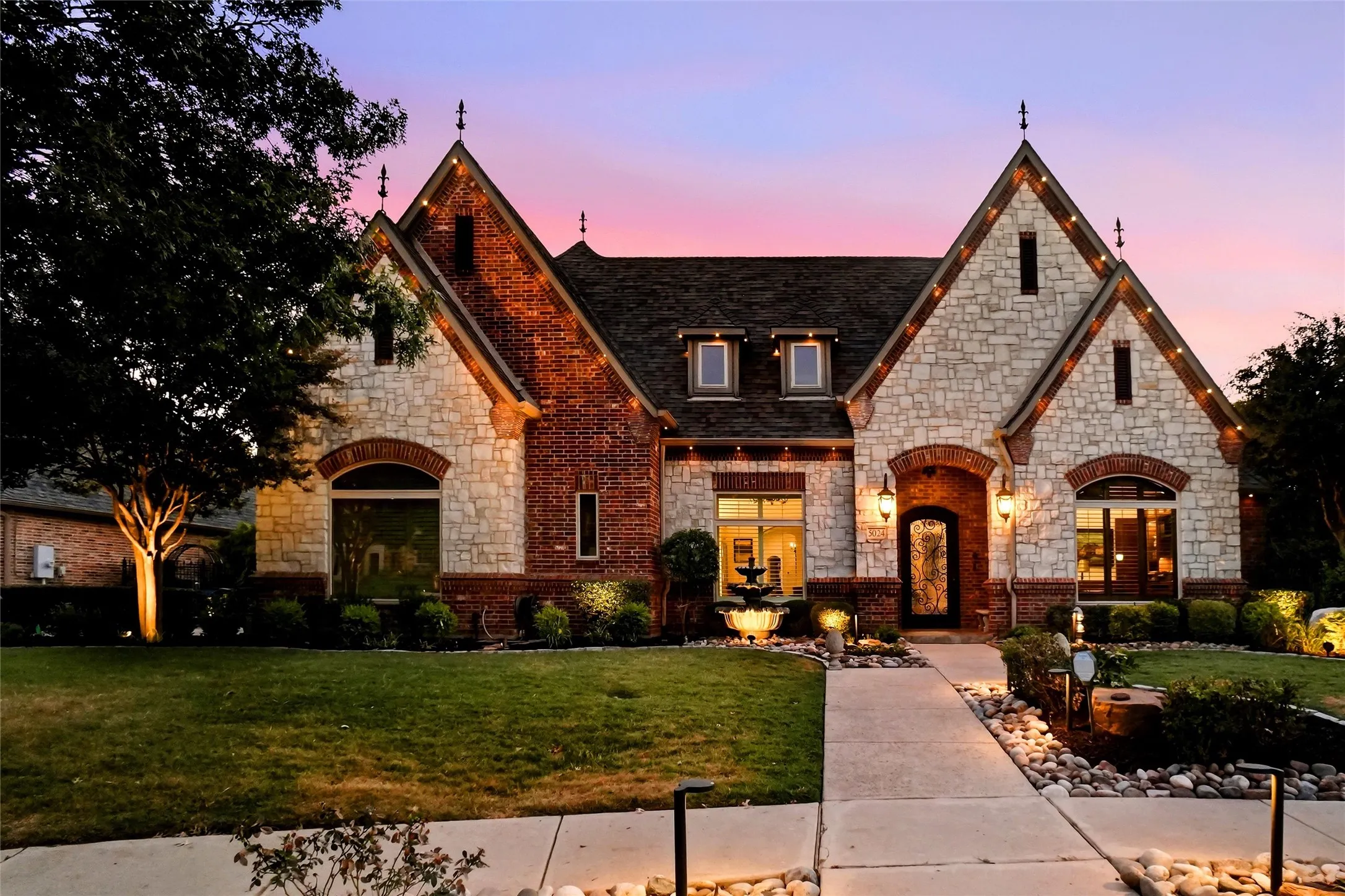 Single Family Residence For Sale in Tarrant County , 5024 Strathmore, Colleyville, Texas 76034, 5 Bedroom, 5 Bathroom, 3 Garage spaces, 4,448 Sqft, built in 2005, mls#21364681, Real Estate Agent in Colleyville, Homes For Sale in Tarrant county, Homes For Sale in Colleyville, Realtor in Colleyville Texas, Real Estate Brokerage Independent Realty Texas, Luminita Cordes Realtor