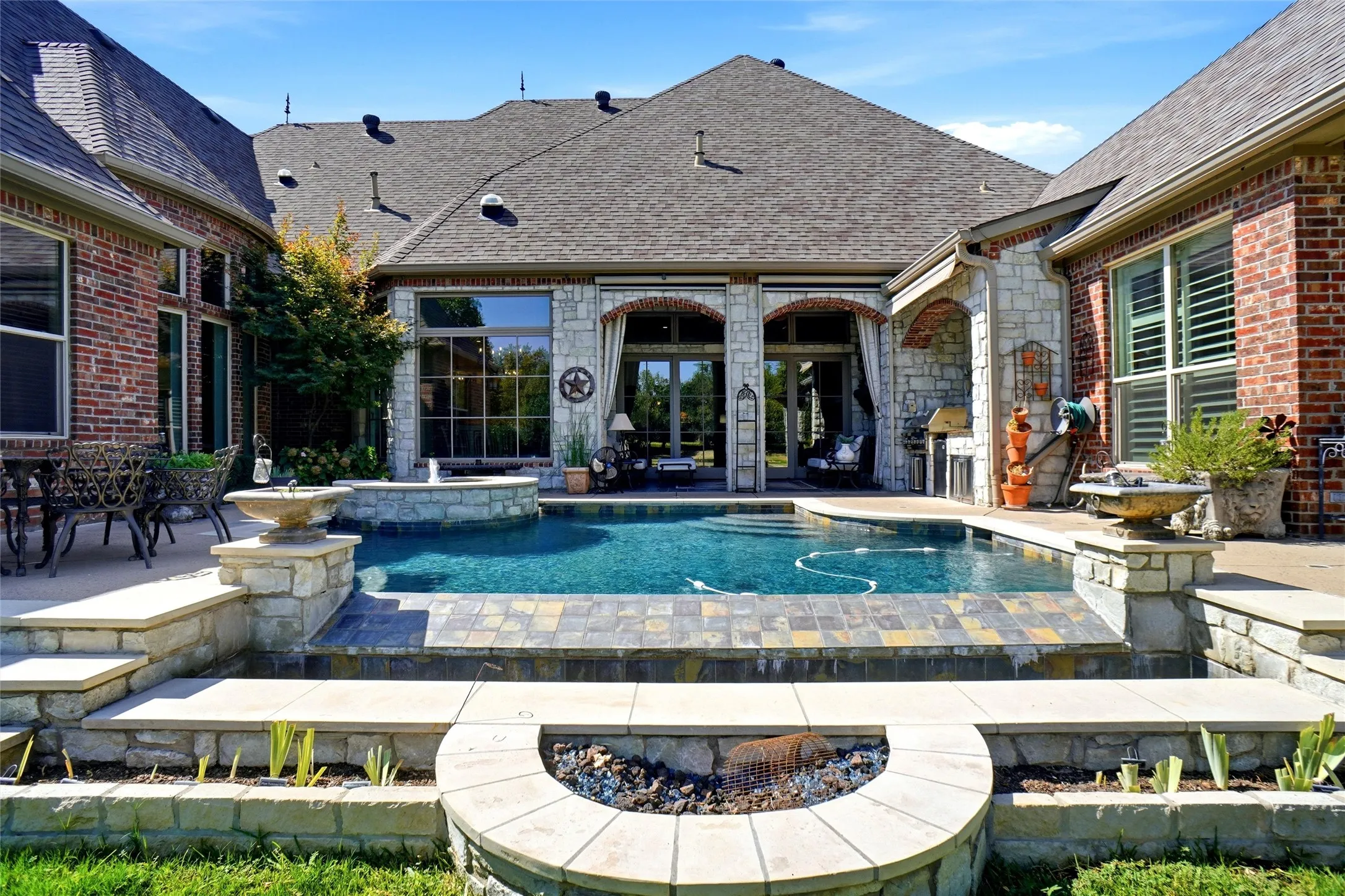 Single Family Residence For Sale in Tarrant County , 5024 Strathmore, Colleyville, Texas 76034, 5 Bedroom, 5 Bathroom, 3 Garage spaces, 4,448 Sqft, built in 2005, mls#21364681, Real Estate Agent in Colleyville, Homes For Sale in Tarrant county, Homes For Sale in Colleyville, Realtor in Colleyville Texas, Real Estate Brokerage Independent Realty Texas, Luminita Cordes Realtor