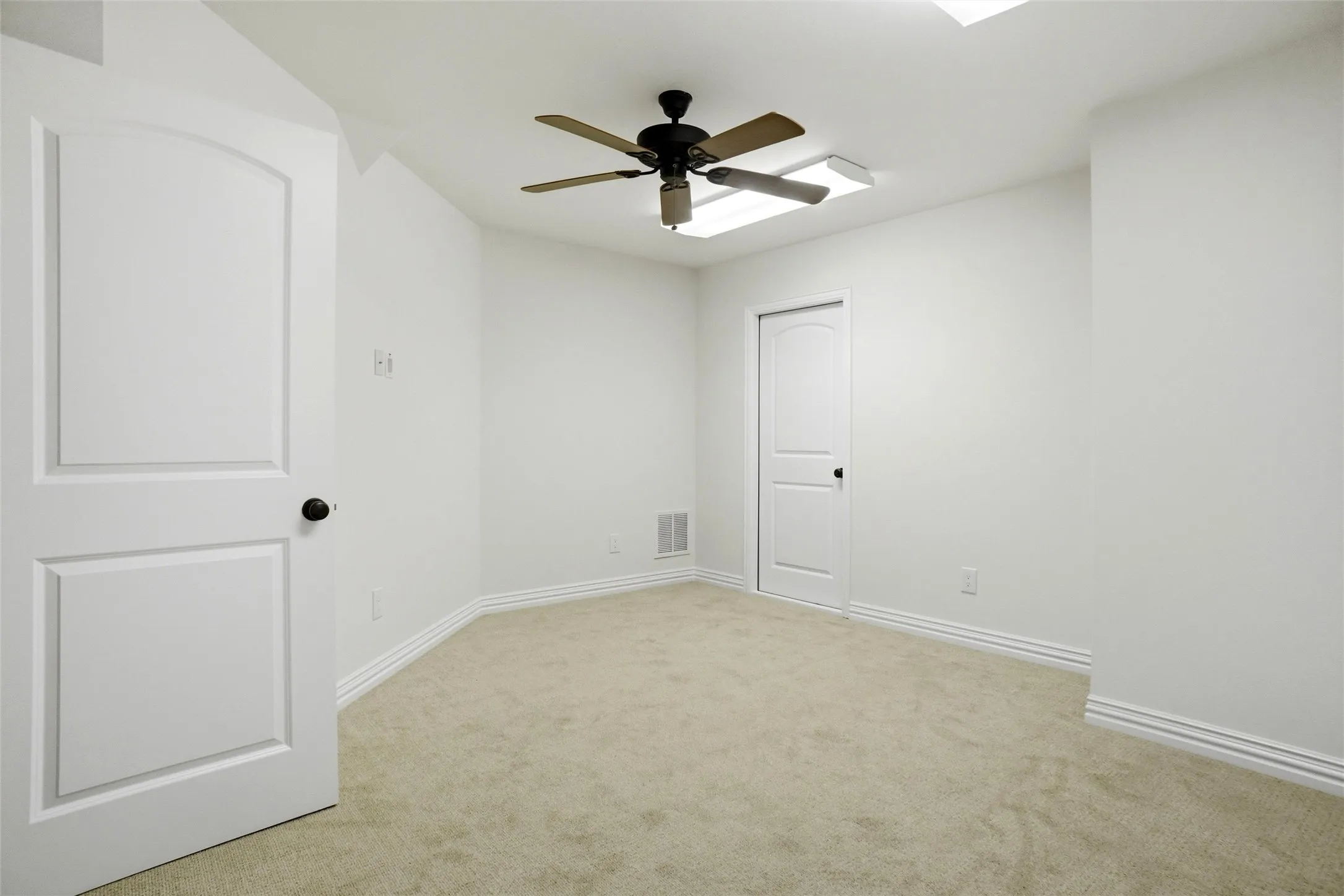 Single Family Residence For Sale in Tarrant County , 5024 Strathmore, Colleyville, Texas 76034, 5 Bedroom, 5 Bathroom, 3 Garage spaces, 4,448 Sqft, built in 2005, mls#21364681, Real Estate Agent in Colleyville, Homes For Sale in Tarrant county, Homes For Sale in Colleyville, Realtor in Colleyville Texas, Real Estate Brokerage Independent Realty Texas, Luminita Cordes Realtor