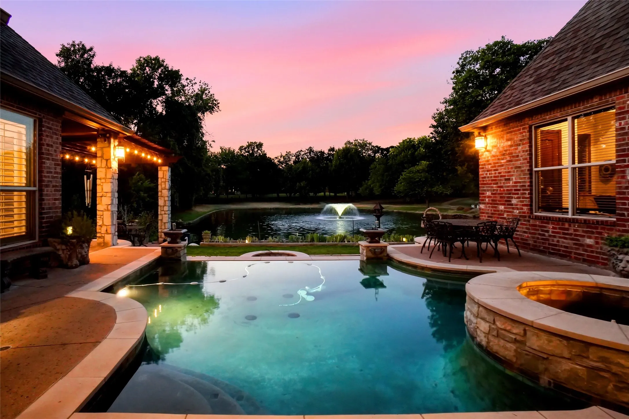 Single Family Residence For Sale in Tarrant County , 5024 Strathmore, Colleyville, Texas 76034, 5 Bedroom, 5 Bathroom, 3 Garage spaces, 4,448 Sqft, built in 2005, mls#21364681, Real Estate Agent in Colleyville, Homes For Sale in Tarrant county, Homes For Sale in Colleyville, Realtor in Colleyville Texas, Real Estate Brokerage Independent Realty Texas, Luminita Cordes Realtor