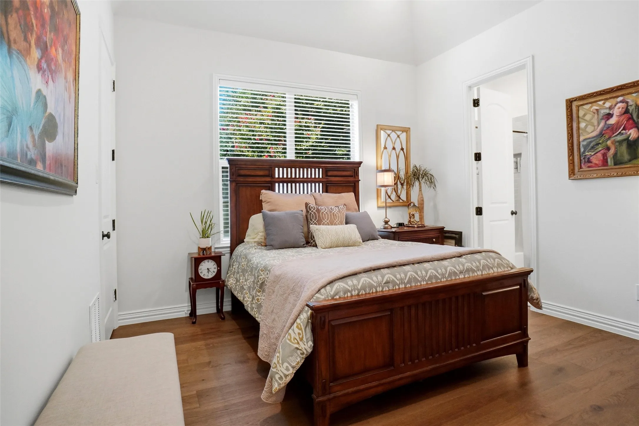 Single Family Residence For Sale in Tarrant County , 5024 Strathmore, Colleyville, Texas 76034, 5 Bedroom, 5 Bathroom, 3 Garage spaces, 4,448 Sqft, built in 2005, mls#21364681, Real Estate Agent in Colleyville, Homes For Sale in Tarrant county, Homes For Sale in Colleyville, Realtor in Colleyville Texas, Real Estate Brokerage Independent Realty Texas, Luminita Cordes Realtor
