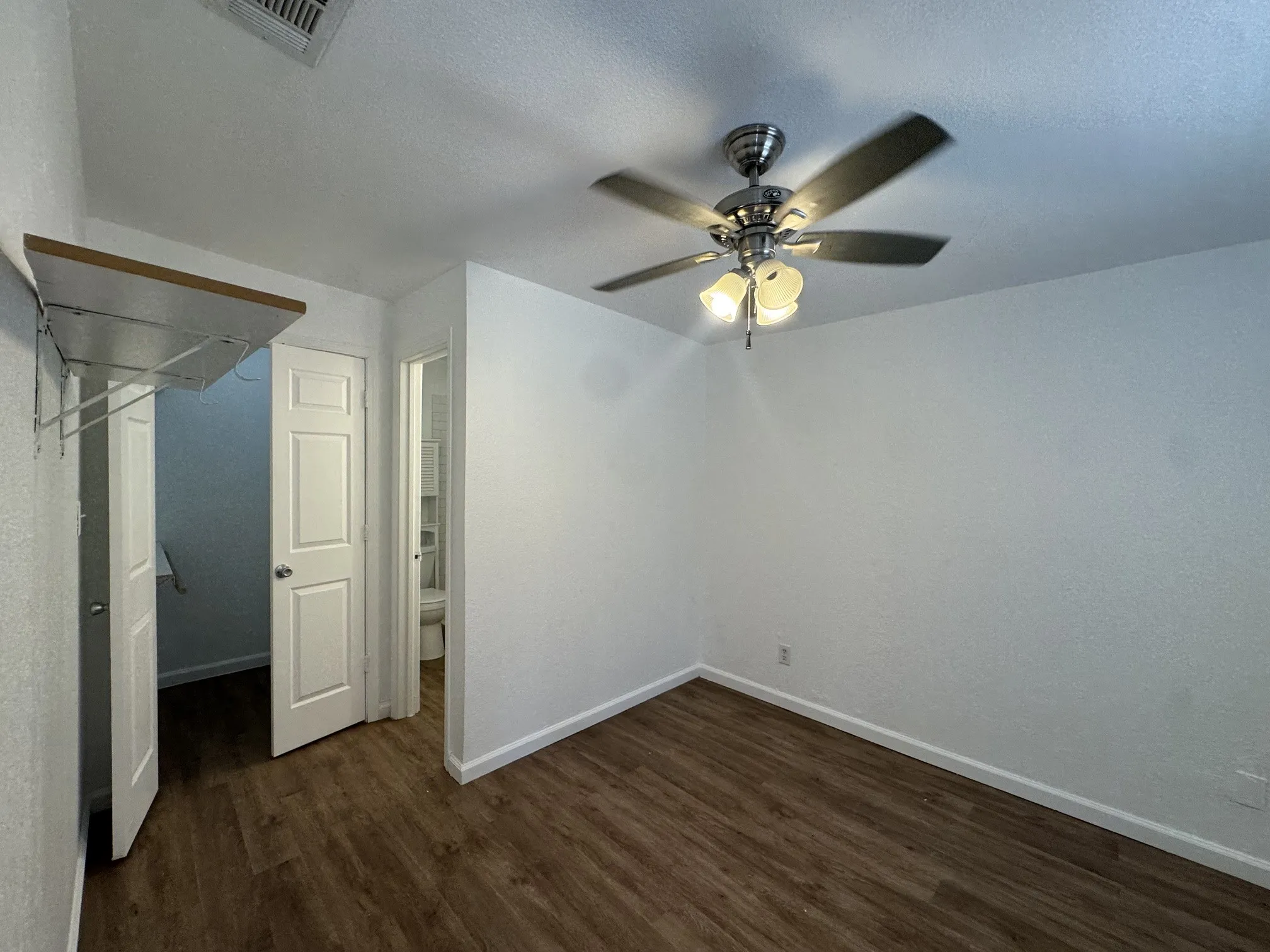 Single Family Residence For Sale in Erath County , 804 E Hook Street, Stephenville, Texas 76401, 2 Bedroom, 2 Bathroom, Garage spaces, 900 Sqft, built in 1930, mls#21364454, Real Estate Agent in Stephenville, Homes For Sale in Erath county, Homes For Sale in Stephenville, Realtor in Stephenville Texas, Real Estate Brokerage Independent Realty Texas, Luminita Cordes Realtor