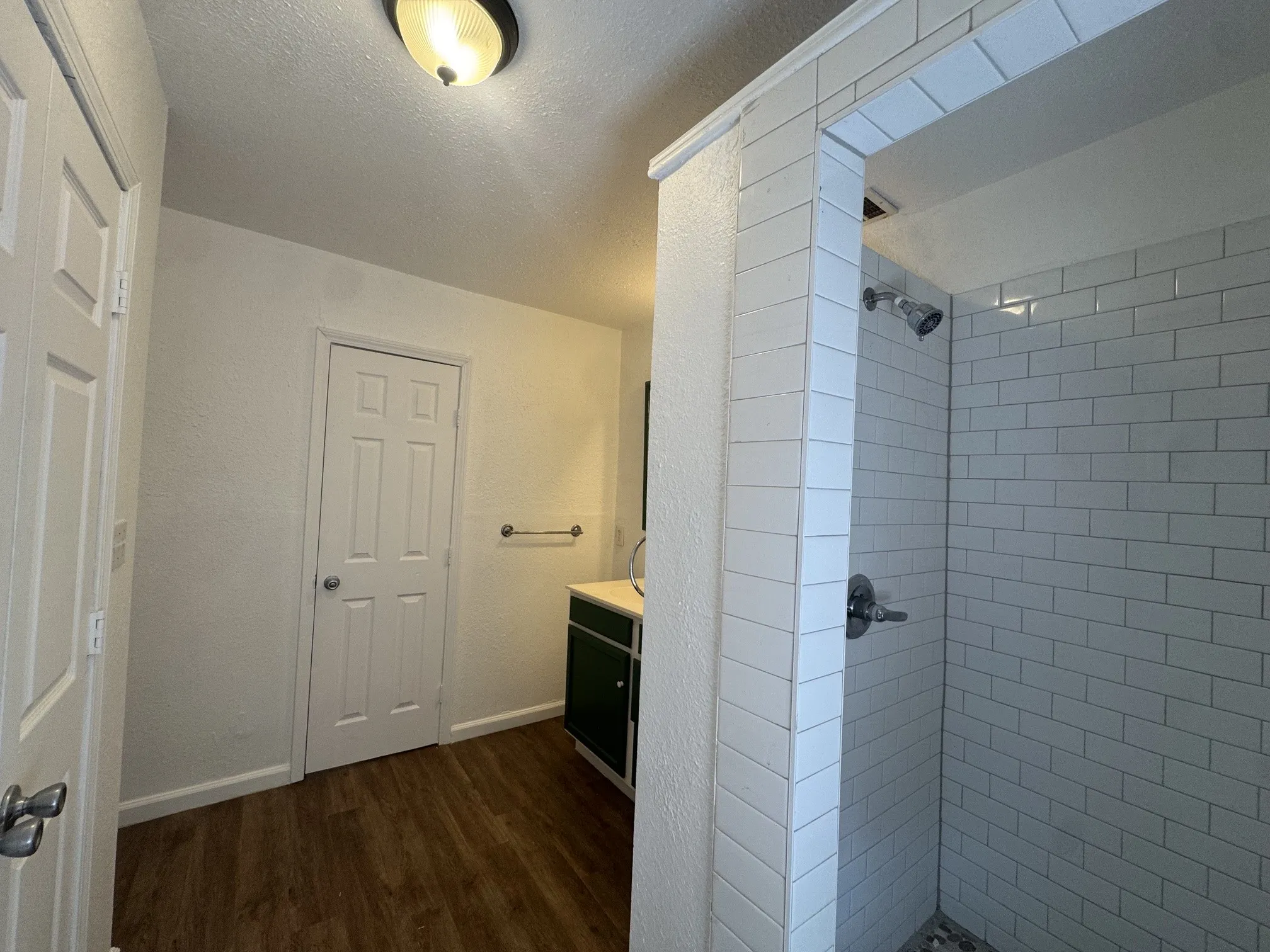 Single Family Residence For Sale in Erath County , 804 E Hook Street, Stephenville, Texas 76401, 2 Bedroom, 2 Bathroom, Garage spaces, 900 Sqft, built in 1930, mls#21364454, Real Estate Agent in Stephenville, Homes For Sale in Erath county, Homes For Sale in Stephenville, Realtor in Stephenville Texas, Real Estate Brokerage Independent Realty Texas, Luminita Cordes Realtor
