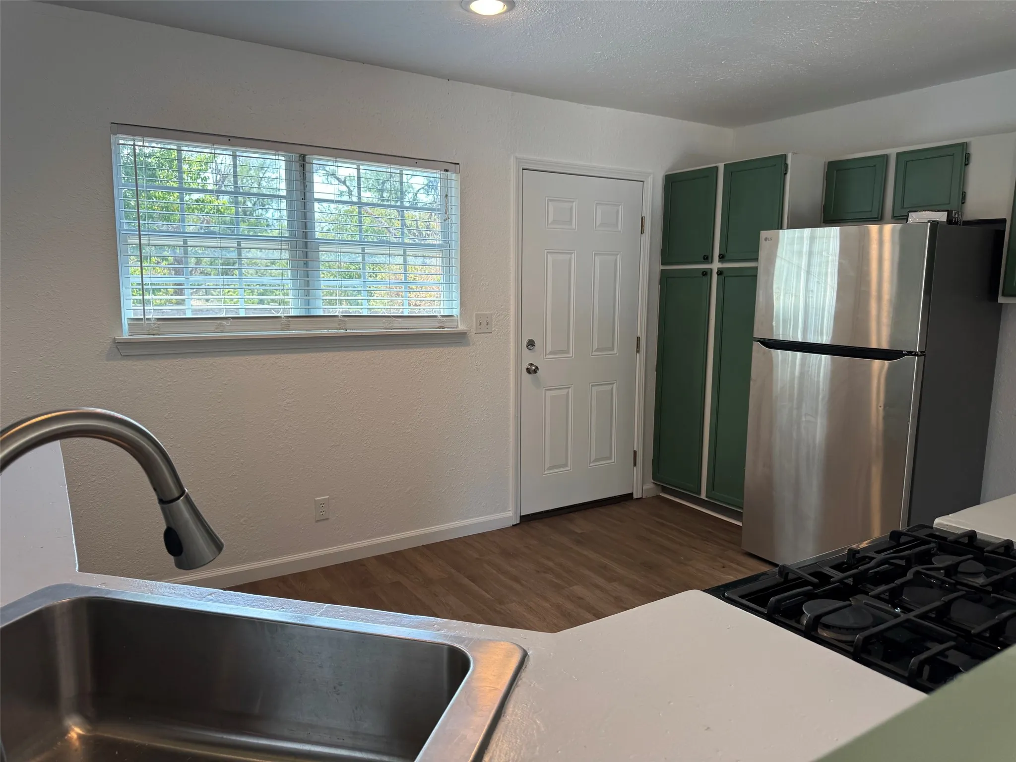 Single Family Residence For Sale in Erath County , 804 E Hook Street, Stephenville, Texas 76401, 2 Bedroom, 2 Bathroom, Garage spaces, 900 Sqft, built in 1930, mls#21364454, Real Estate Agent in Stephenville, Homes For Sale in Erath county, Homes For Sale in Stephenville, Realtor in Stephenville Texas, Real Estate Brokerage Independent Realty Texas, Luminita Cordes Realtor