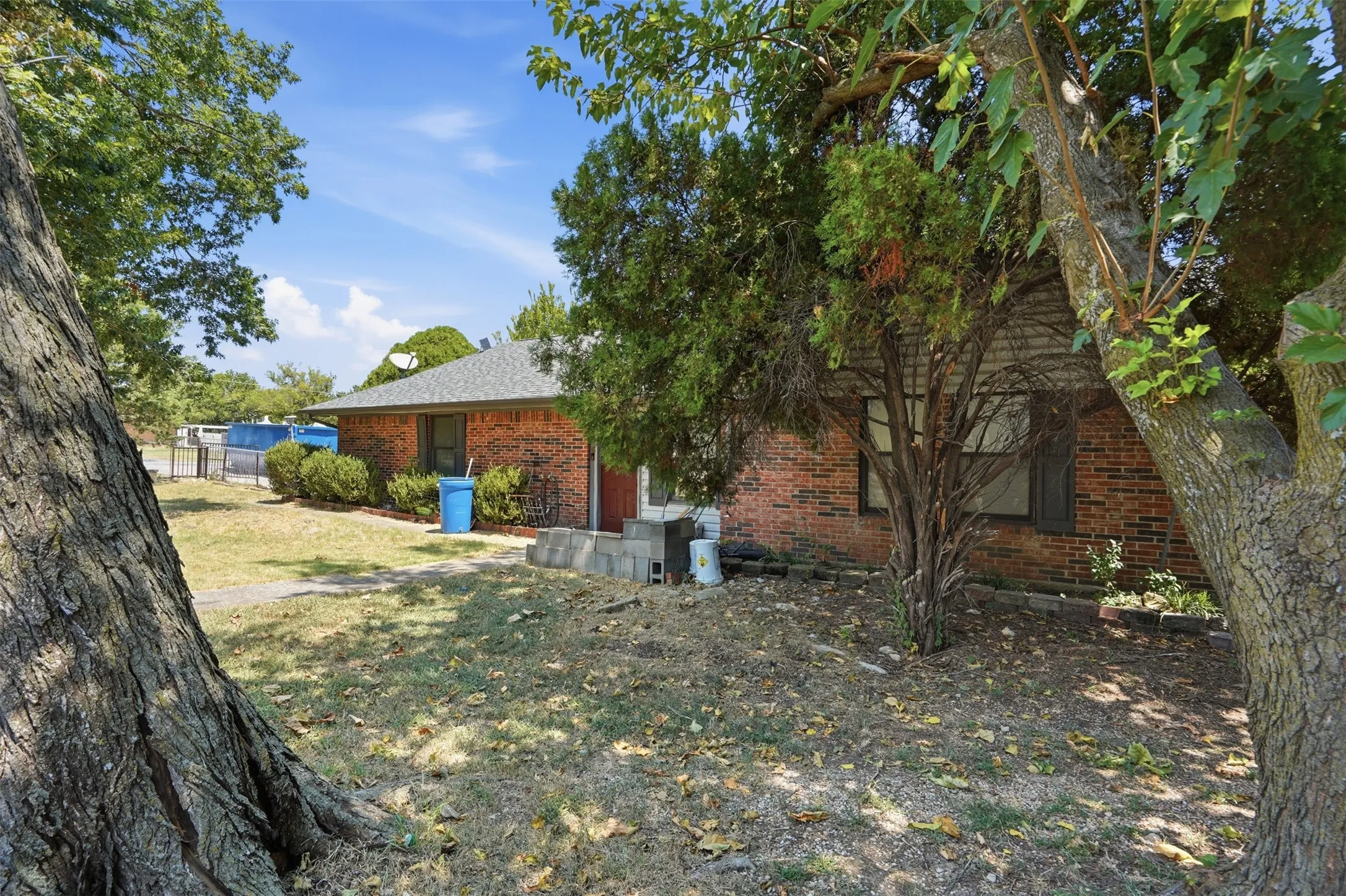 Single Family Residence For Sale in Parker County , 316 Jeri Ridge Road, Willow Park, Texas 76087, 3 Bedroom, 2 Bathroom, 2 Garage spaces, 1,789 Sqft, built in 1978, Price $499,900, mls#21364783, Real Estate Agent in Willow Park, Homes For Sale in Parker county, Homes For Sale in Willow Park, Realtor in Willow Park Texas, Real Estate Brokerage Independent Realty Texas, Luminita Cordes Realtor