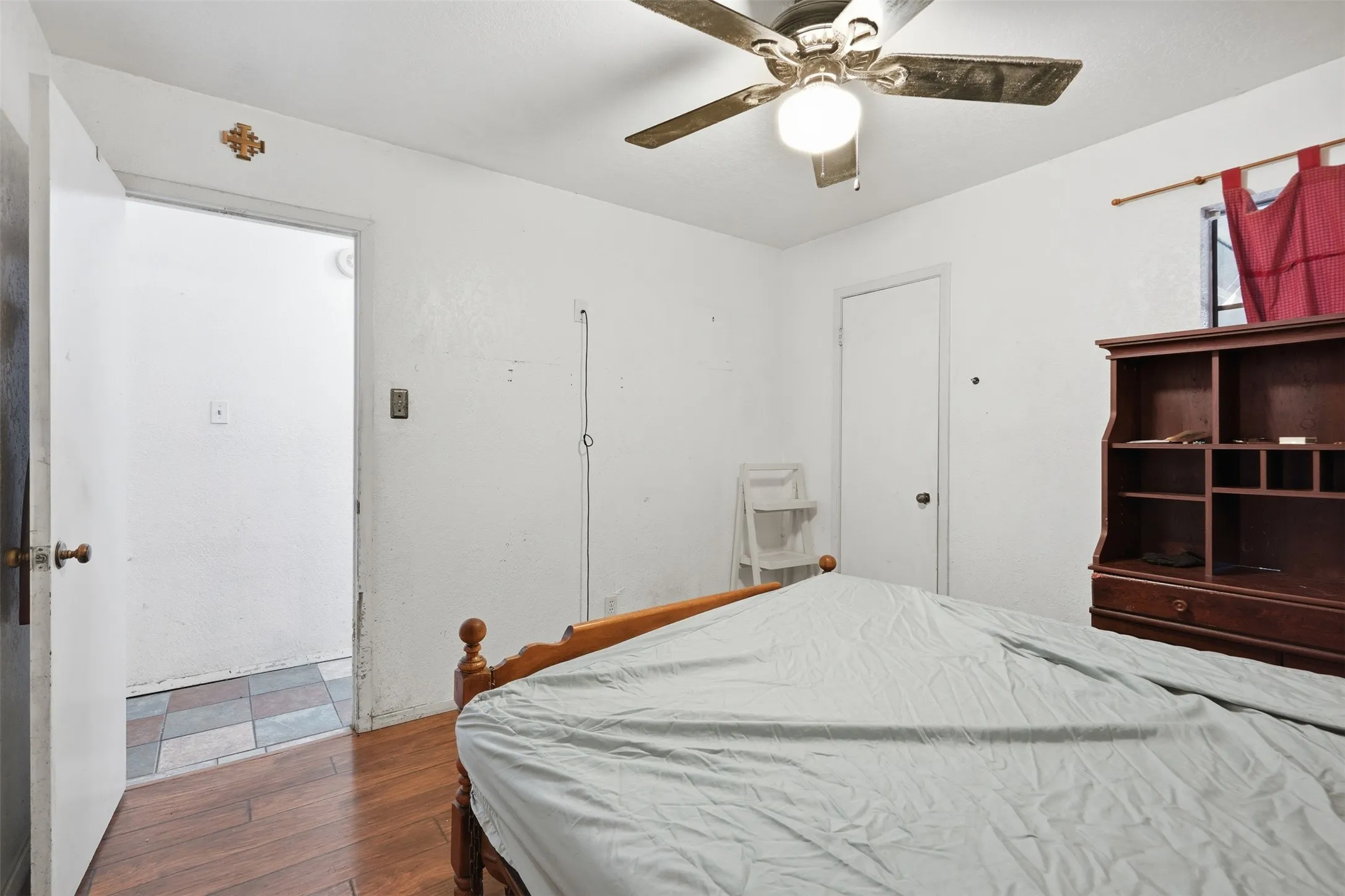Hardwood-look flooring