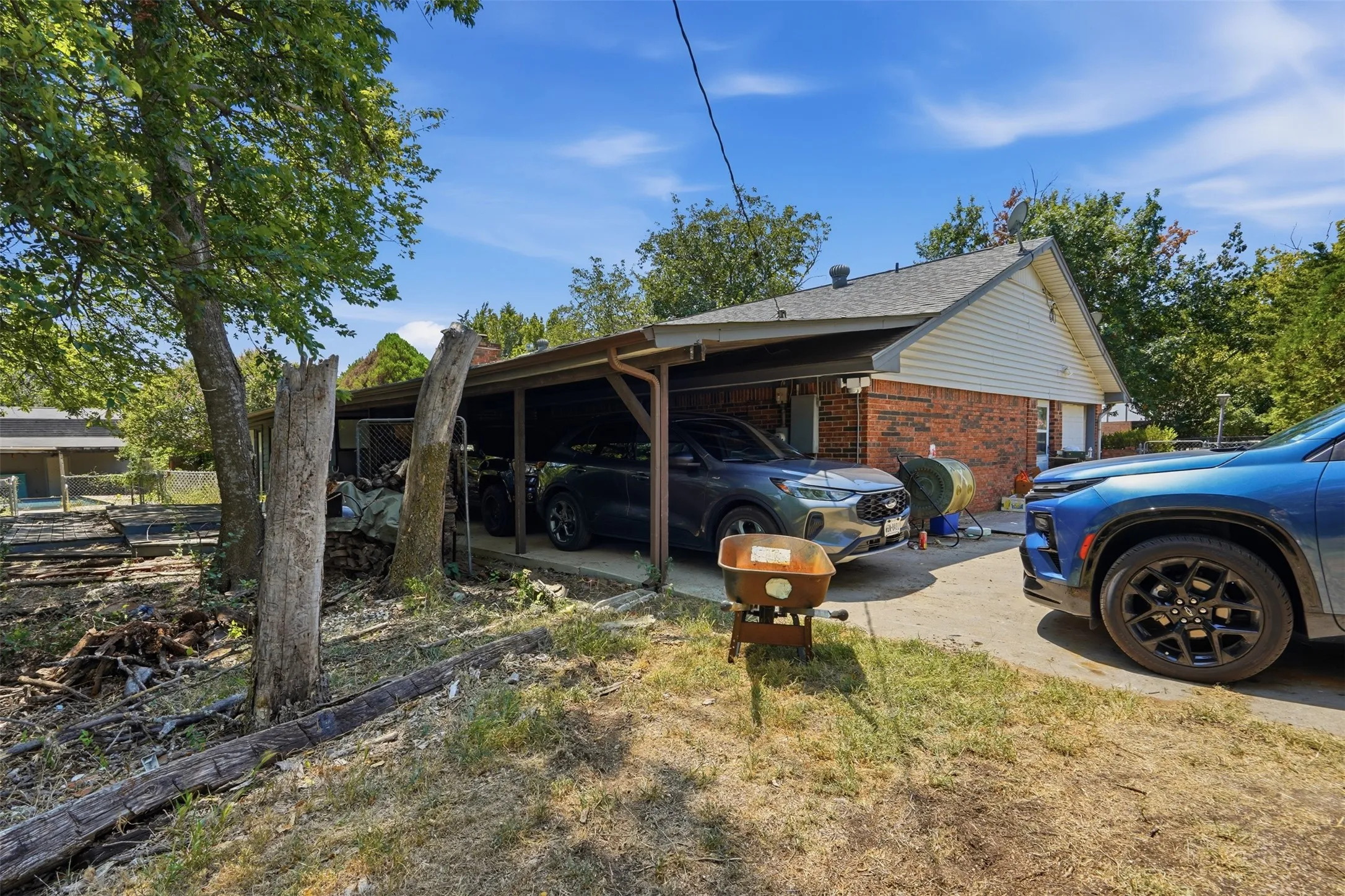 Single Family Residence For Sale in Parker County , 316 Jeri Ridge Road, Willow Park, Texas 76087, 3 Bedroom, 2 Bathroom, 2 Garage spaces, 1,789 Sqft, built in 1978, Price $499,900, mls#21364783, Real Estate Agent in Willow Park, Homes For Sale in Parker county, Homes For Sale in Willow Park, Realtor in Willow Park Texas, Real Estate Brokerage Independent Realty Texas, Luminita Cordes Realtor