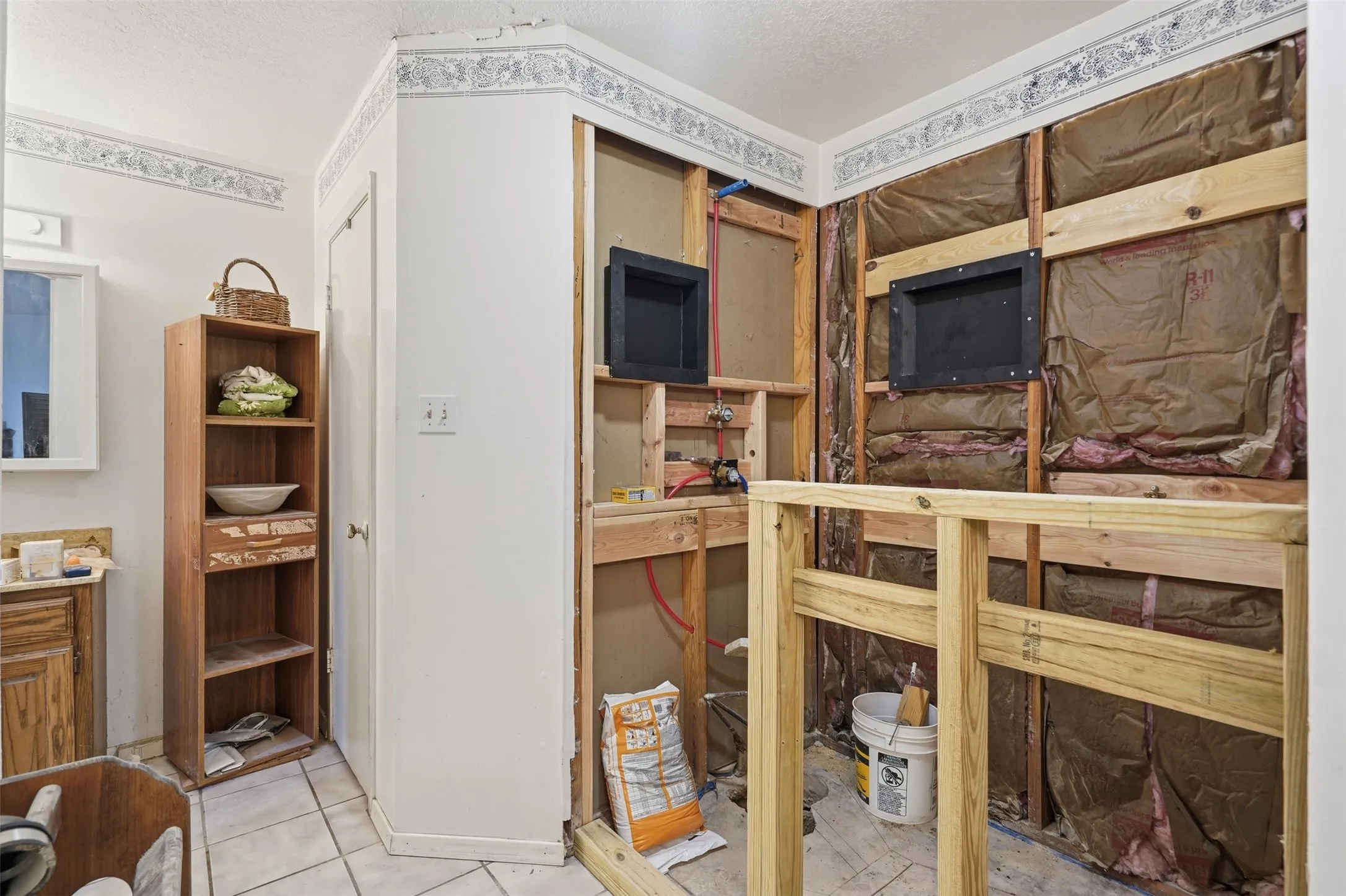 Single Family Residence For Sale in Parker County , 316 Jeri Ridge Road, Willow Park, Texas 76087, 3 Bedroom, 2 Bathroom, 2 Garage spaces, 1,789 Sqft, built in 1978, Price $499,900, mls#21364783, Real Estate Agent in Willow Park, Homes For Sale in Parker county, Homes For Sale in Willow Park, Realtor in Willow Park Texas, Real Estate Brokerage Independent Realty Texas, Luminita Cordes Realtor