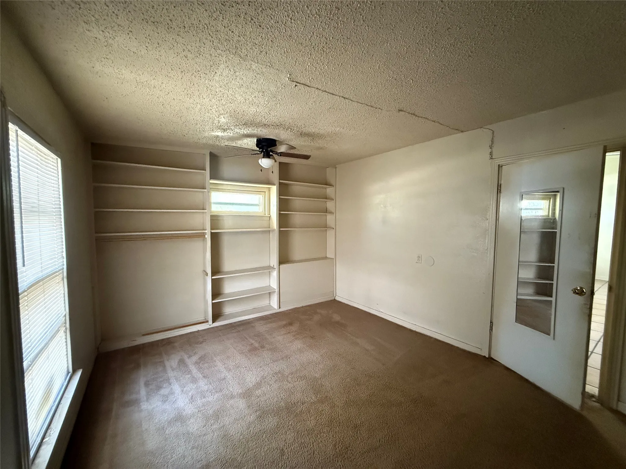 Single Family Residence For Sale in Taylor County , 849 E North 11th Street, Abilene, Texas 79601, 4 Bedroom, 2 Bathroom, Garage spaces, 1,320 Sqft, built in 1951, mls#21352310, Real Estate Agent in Abilene, Homes For Sale in Taylor county, Homes For Sale in Abilene, Realtor in Abilene Texas, Real Estate Brokerage Independent Realty Texas, Luminita Cordes Realtor