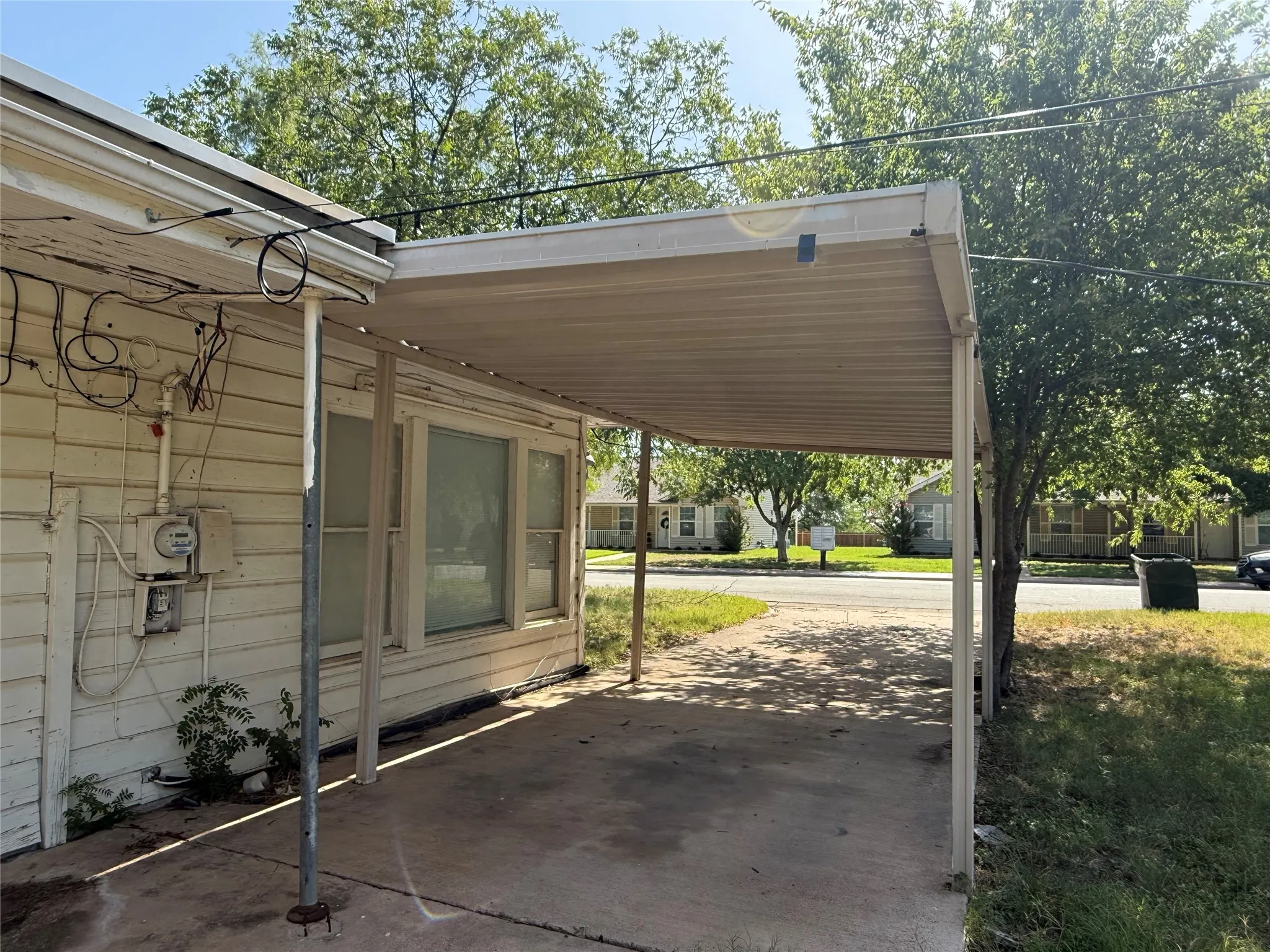 Single Family Residence For Sale in Taylor County , 849 E North 11th Street, Abilene, Texas 79601, 4 Bedroom, 2 Bathroom, Garage spaces, 1,320 Sqft, built in 1951, mls#21352310, Real Estate Agent in Abilene, Homes For Sale in Taylor county, Homes For Sale in Abilene, Realtor in Abilene Texas, Real Estate Brokerage Independent Realty Texas, Luminita Cordes Realtor