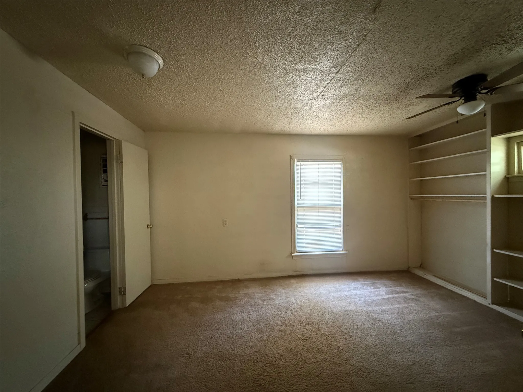 Single Family Residence For Sale in Taylor County , 849 E North 11th Street, Abilene, Texas 79601, 4 Bedroom, 2 Bathroom, Garage spaces, 1,320 Sqft, built in 1951, mls#21352310, Real Estate Agent in Abilene, Homes For Sale in Taylor county, Homes For Sale in Abilene, Realtor in Abilene Texas, Real Estate Brokerage Independent Realty Texas, Luminita Cordes Realtor