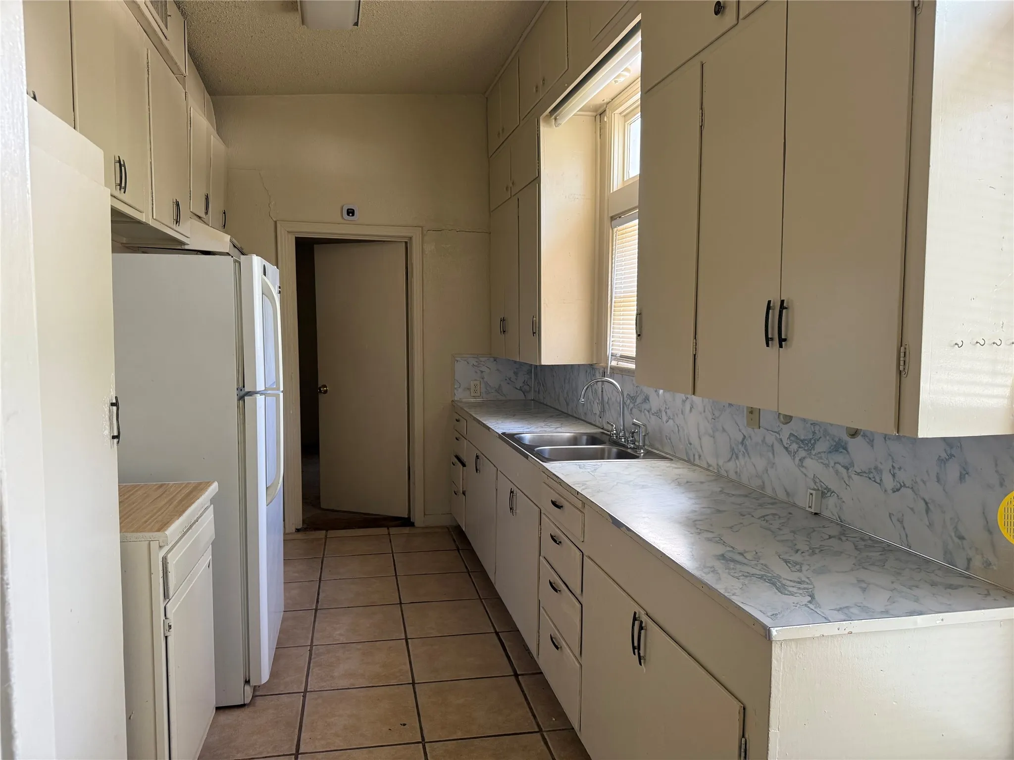 Single Family Residence For Sale in Taylor County , 849 E North 11th Street, Abilene, Texas 79601, 4 Bedroom, 2 Bathroom, Garage spaces, 1,320 Sqft, built in 1951, mls#21352310, Real Estate Agent in Abilene, Homes For Sale in Taylor county, Homes For Sale in Abilene, Realtor in Abilene Texas, Real Estate Brokerage Independent Realty Texas, Luminita Cordes Realtor