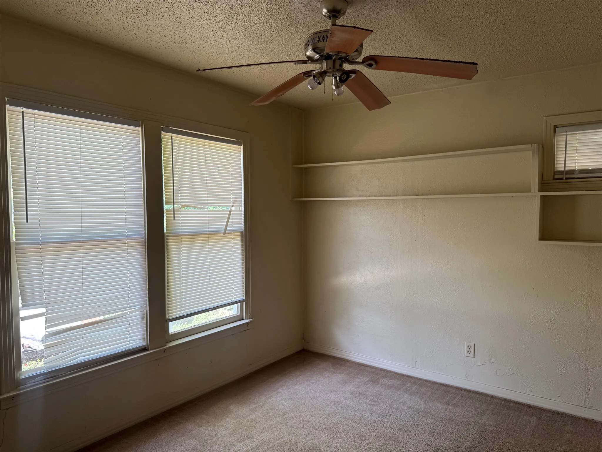 Single Family Residence For Sale in Taylor County , 849 E North 11th Street, Abilene, Texas 79601, 4 Bedroom, 2 Bathroom, Garage spaces, 1,320 Sqft, built in 1951, mls#21352310, Real Estate Agent in Abilene, Homes For Sale in Taylor county, Homes For Sale in Abilene, Realtor in Abilene Texas, Real Estate Brokerage Independent Realty Texas, Luminita Cordes Realtor