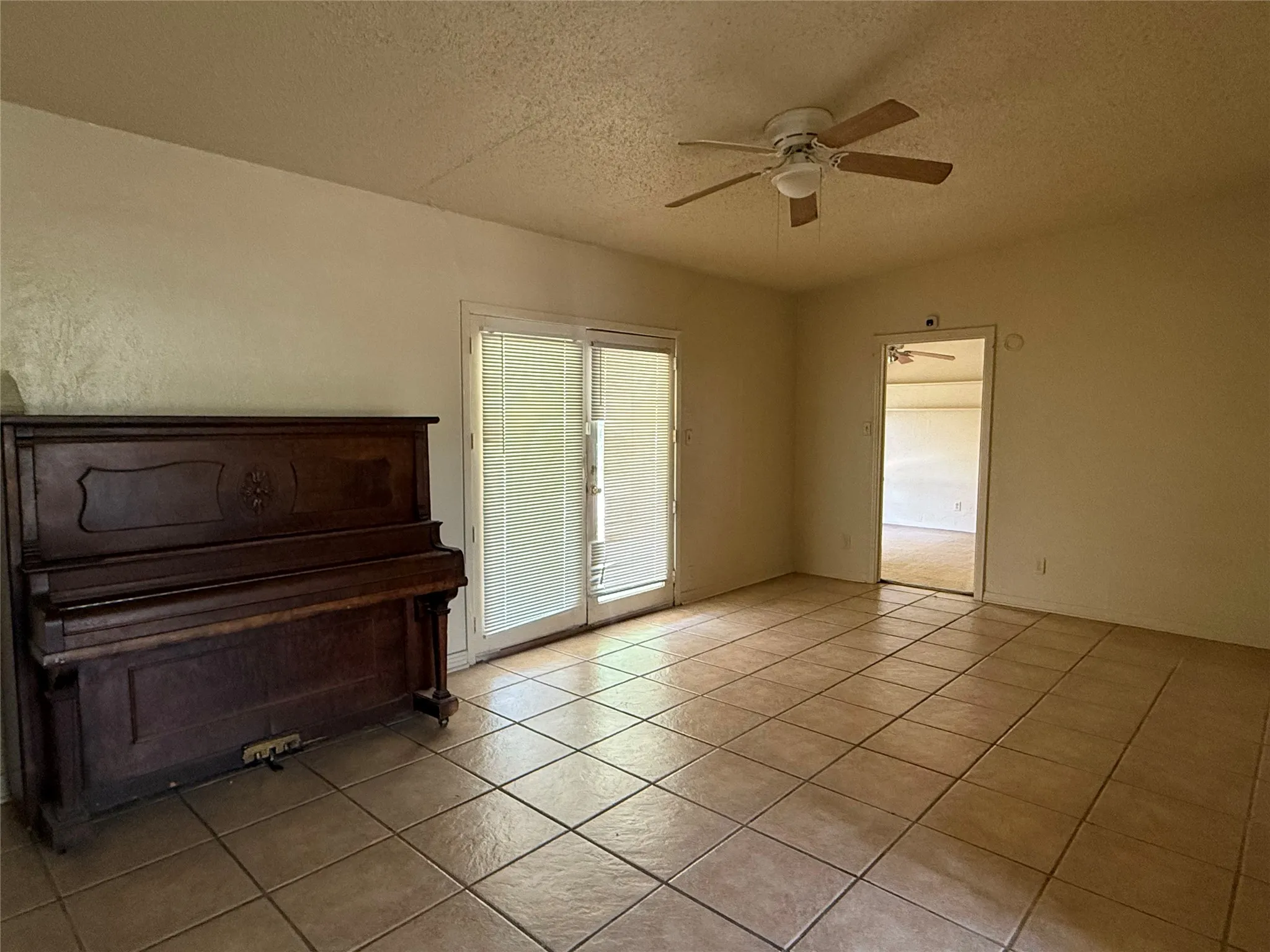 Single Family Residence For Sale in Taylor County , 849 E North 11th Street, Abilene, Texas 79601, 4 Bedroom, 2 Bathroom, Garage spaces, 1,320 Sqft, built in 1951, mls#21352310, Real Estate Agent in Abilene, Homes For Sale in Taylor county, Homes For Sale in Abilene, Realtor in Abilene Texas, Real Estate Brokerage Independent Realty Texas, Luminita Cordes Realtor