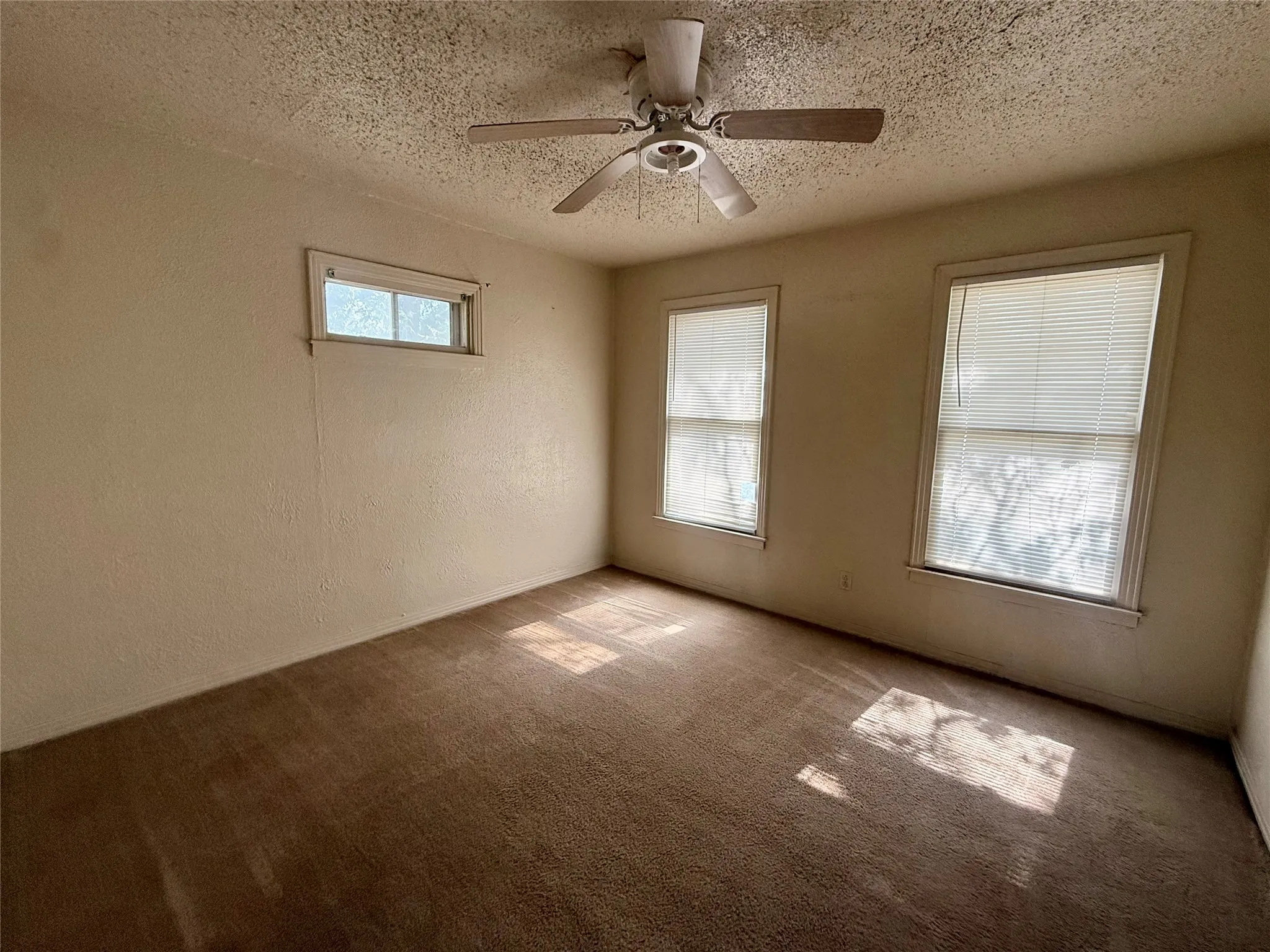Single Family Residence For Sale in Taylor County , 849 E North 11th Street, Abilene, Texas 79601, 4 Bedroom, 2 Bathroom, Garage spaces, 1,320 Sqft, built in 1951, mls#21352310, Real Estate Agent in Abilene, Homes For Sale in Taylor county, Homes For Sale in Abilene, Realtor in Abilene Texas, Real Estate Brokerage Independent Realty Texas, Luminita Cordes Realtor